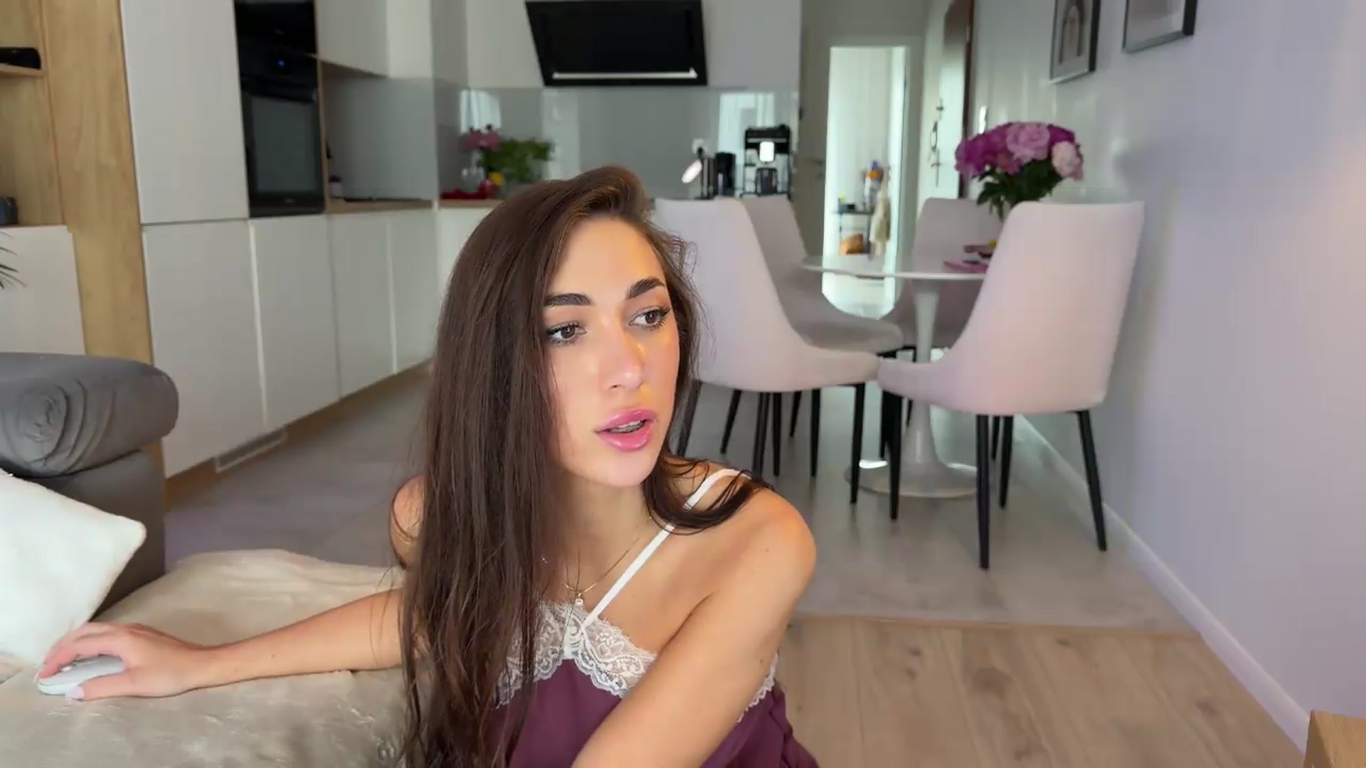 Gallery image thumbnail from AnnaQPassion's myfreecams stream on, 06/09/2026, 12:00 image 3 of 20