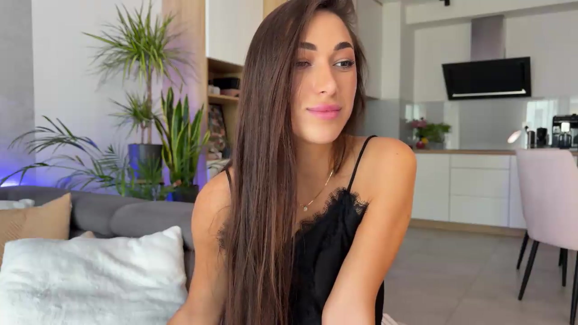 Gallery image thumbnail from AnnaQPassion's myfreecams stream on, 06/10/2026, 06:25 image 13 of 20