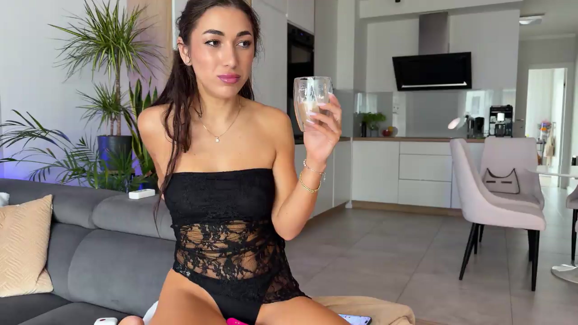 Gallery image thumbnail from AnnaQPassion's myfreecams stream on, 06/11/2026, 07:18 image 14 of 20