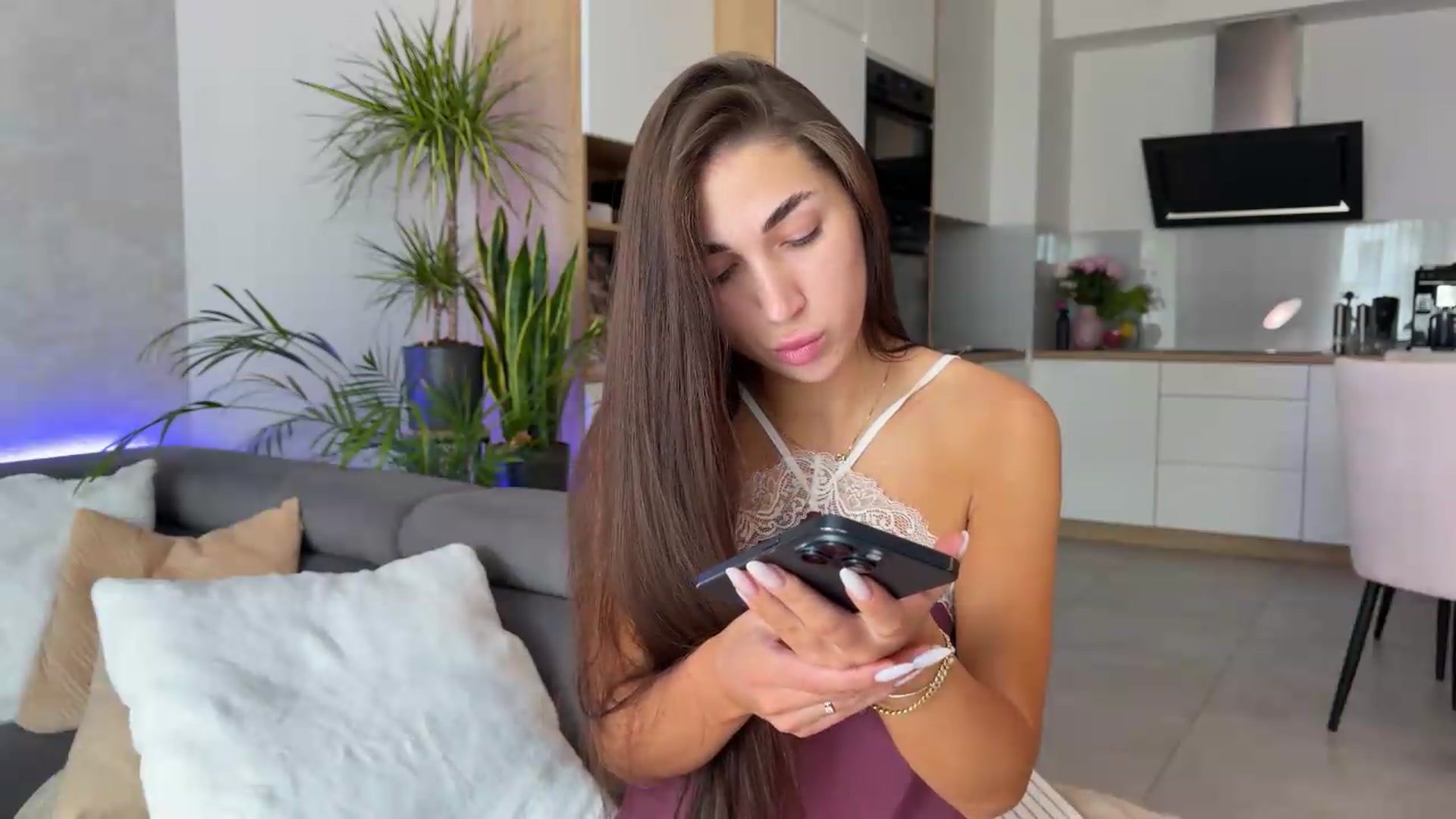 Gallery image thumbnail from AnnaQPassion's myfreecams stream on, 06/14/2026, 12:22 image 15 of 20