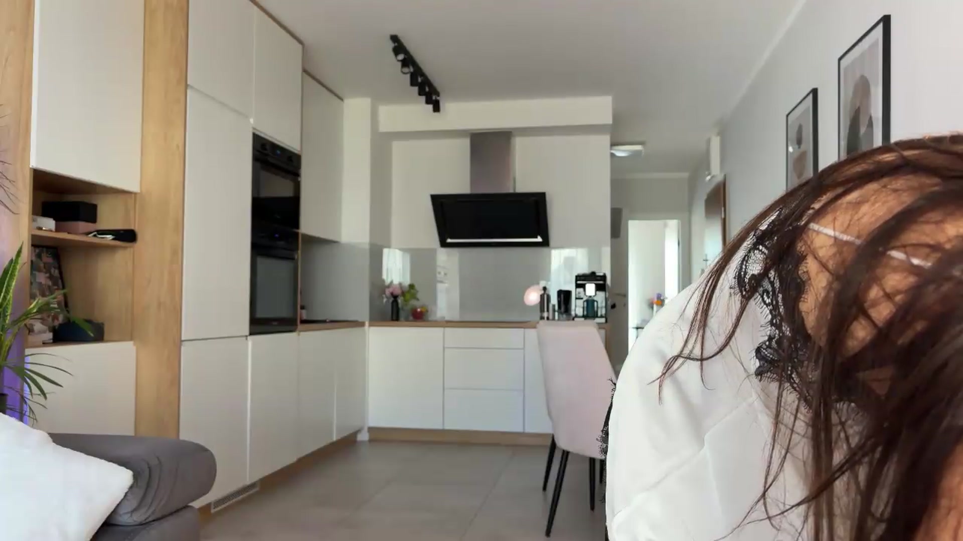 Gallery image thumbnail from AnnaQPassion's myfreecams stream on, 06/21/2026, 07:54 image 6 of 20