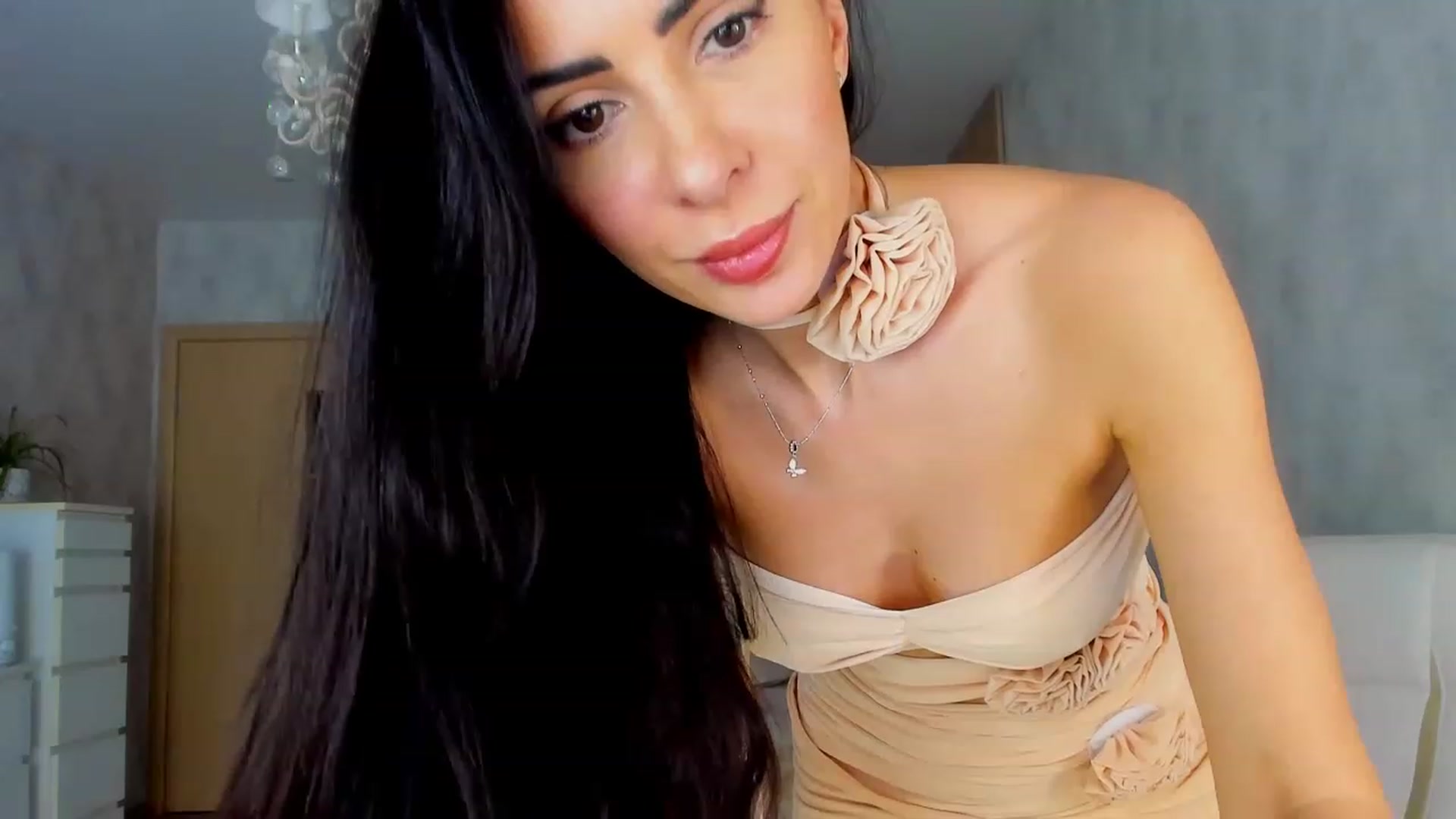 Gallery image thumbnail from AnnaRos's myfreecams stream on, 12/31/2022, 08:52 image 2 of 20