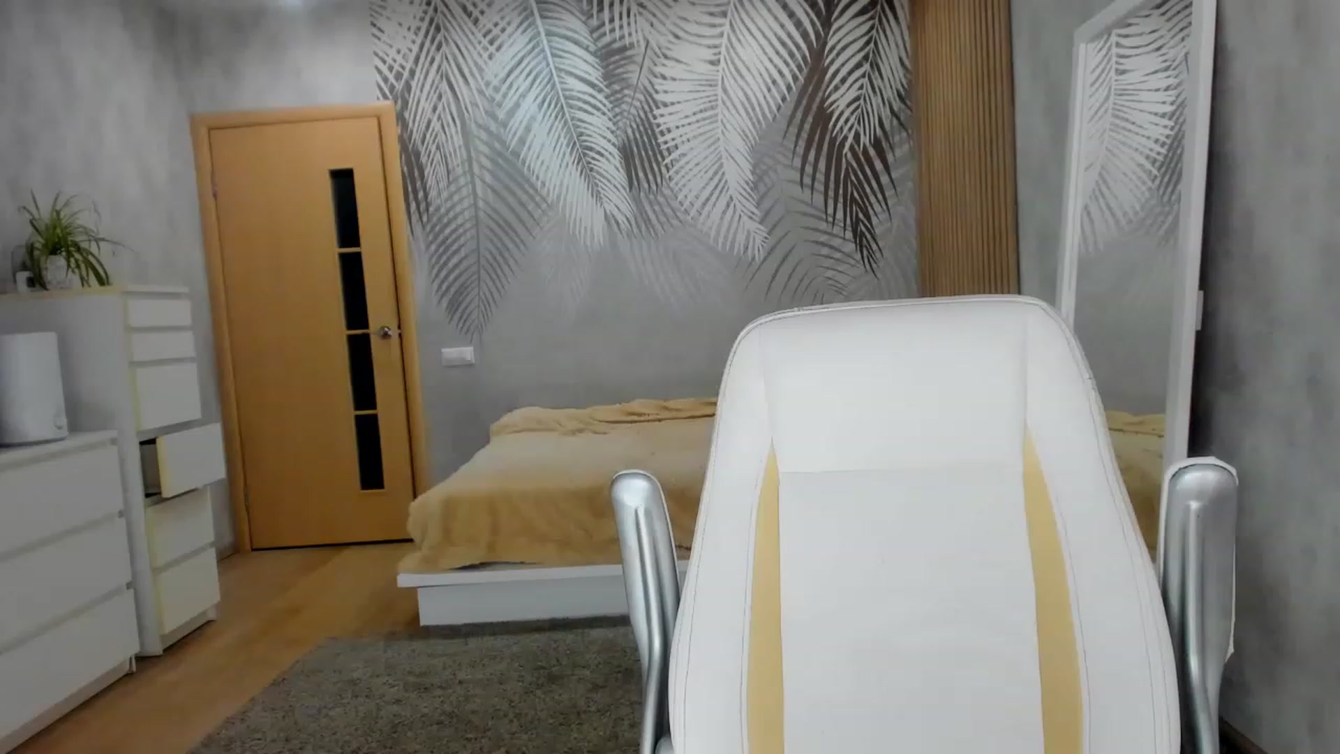 Gallery image thumbnail from AnnaRos's myfreecams stream on, 02/15/2023, 16:17 image 13 of 20