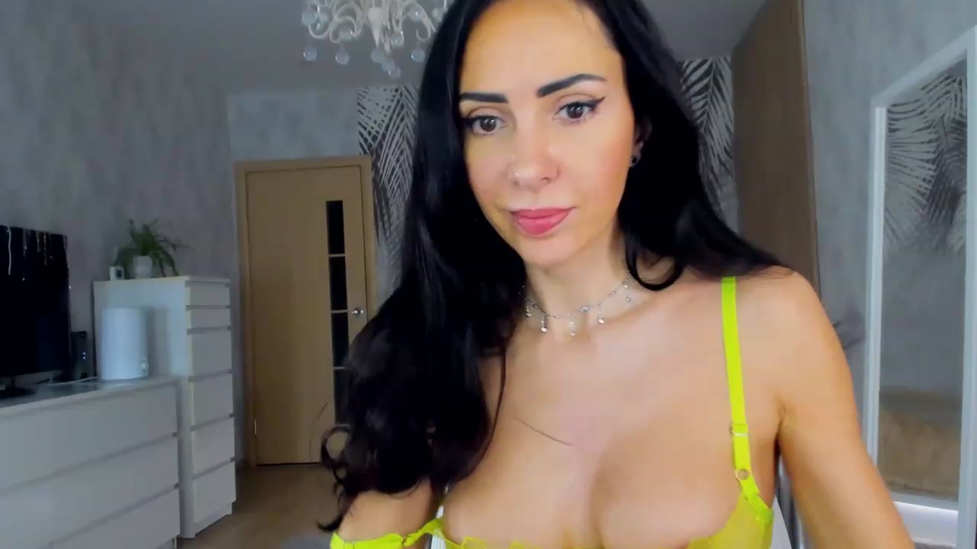 Gallery image thumbnail from AnnaRos's myfreecams stream on, 02/24/2023, 08:21 image 18 of 20
