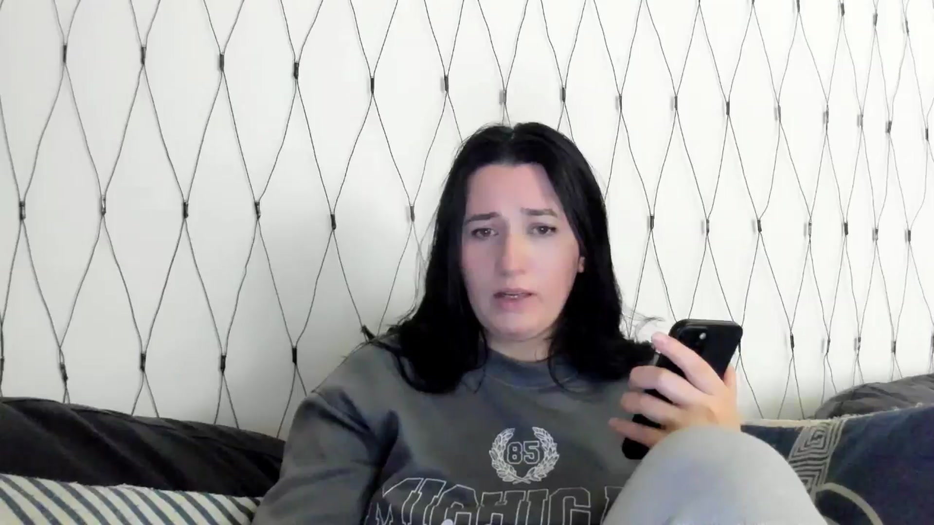 Gallery image thumbnail from AnnaStormy's myfreecams stream on, 12/18/2024, 13:18 image 17 of 20