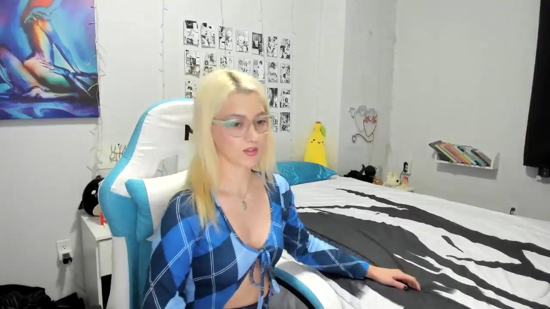 Gallery image thumbnail from AnnaTame's myfreecams stream on, 11/25/2024, 04:37 image 17 of 20