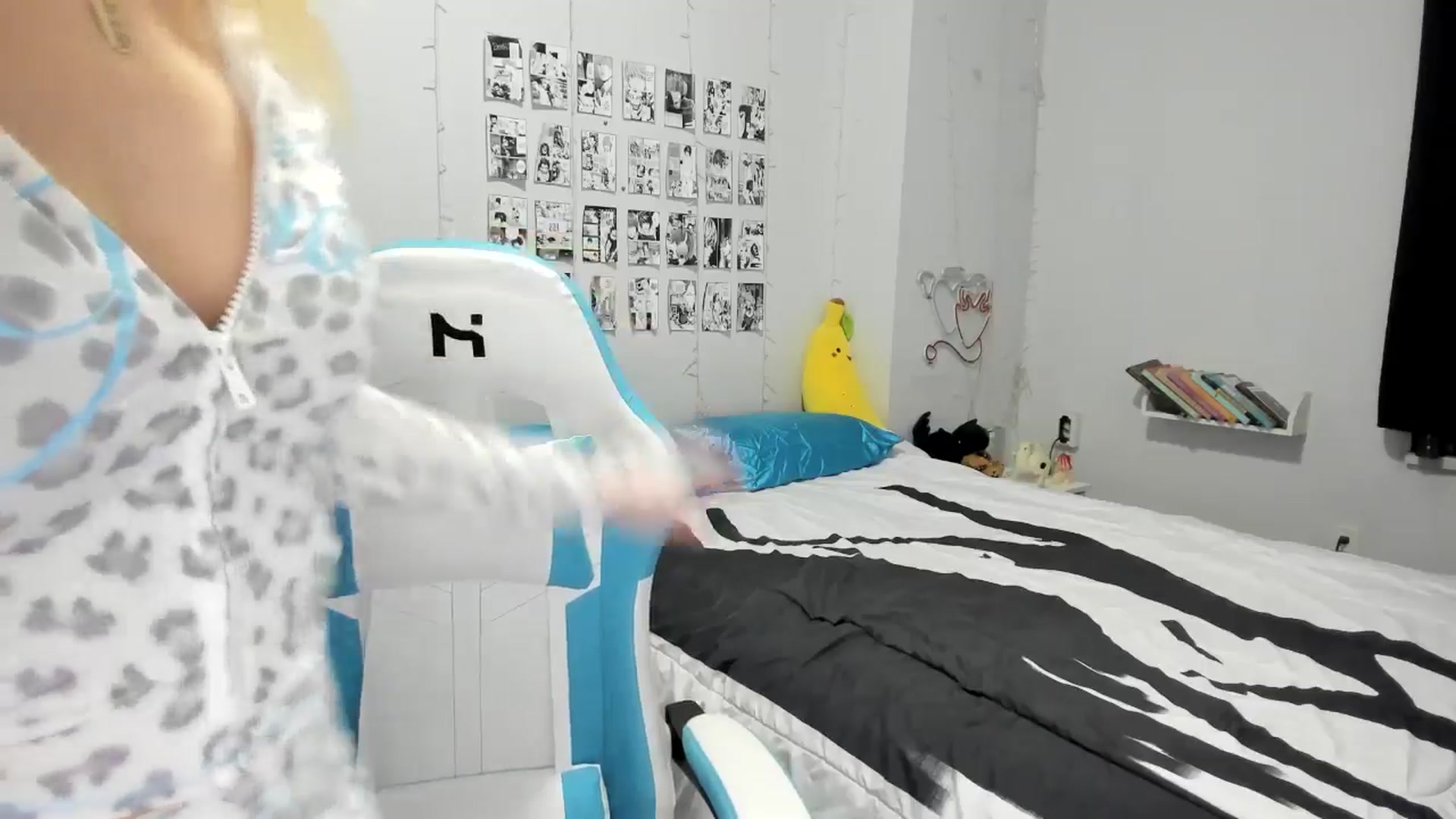 Gallery image thumbnail from AnnaTame's myfreecams stream on, 11/27/2024, 02:13 image 16 of 20