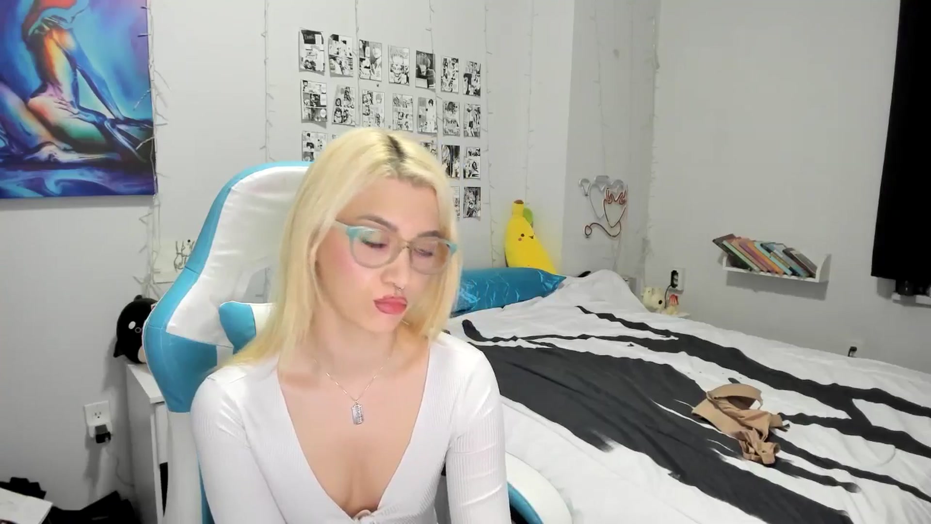 Gallery image thumbnail from AnnaTame's myfreecams stream on, 11/28/2024, 03:09 image 14 of 20
