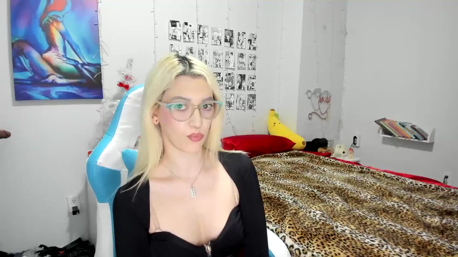Gallery image thumbnail from AnnaTame's myfreecams stream on, 12/18/2024, 03:08 image 12 of 20