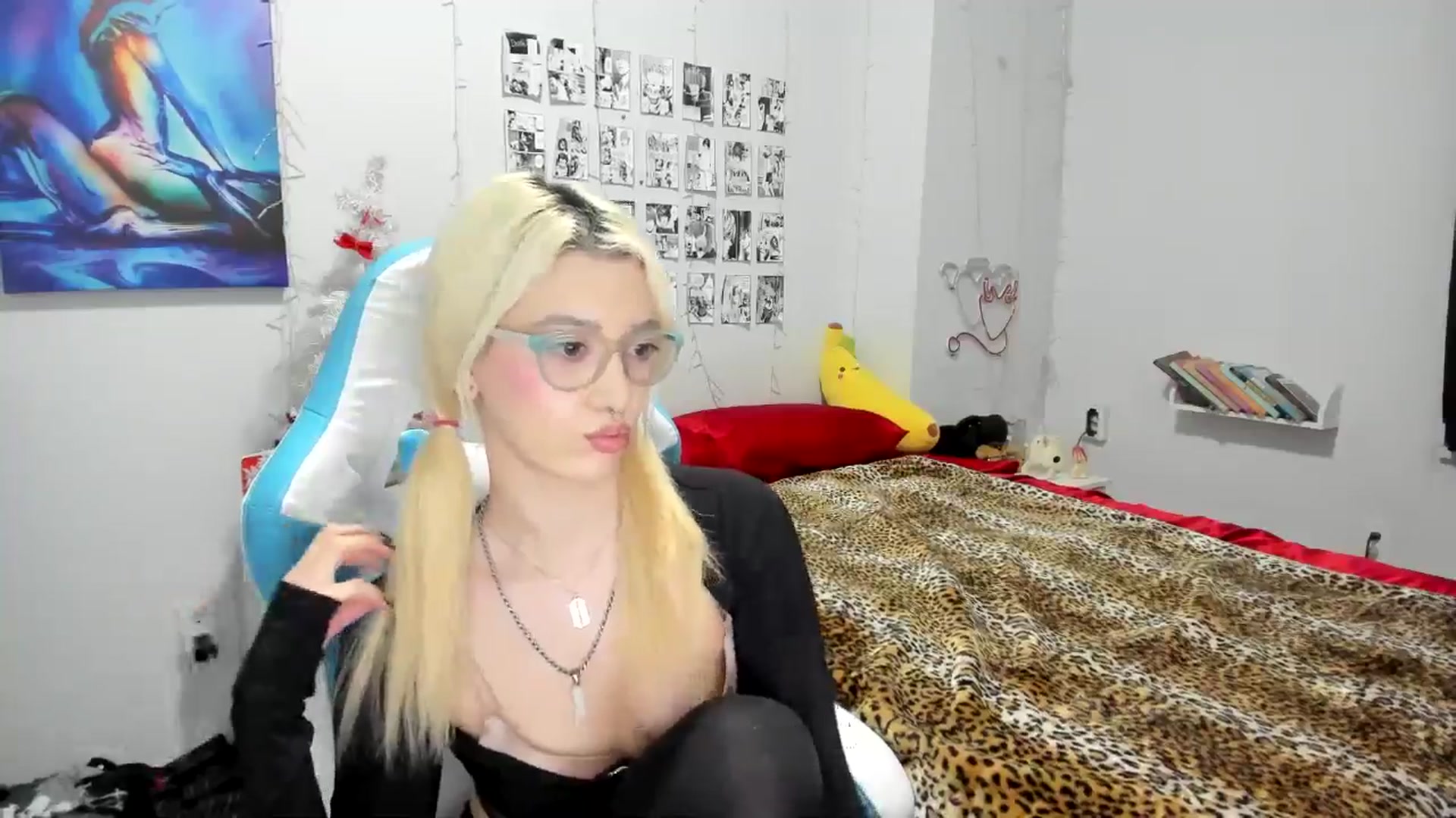 Gallery image thumbnail from AnnaTame's myfreecams stream on, 12/18/2024, 06:20 image 17 of 20