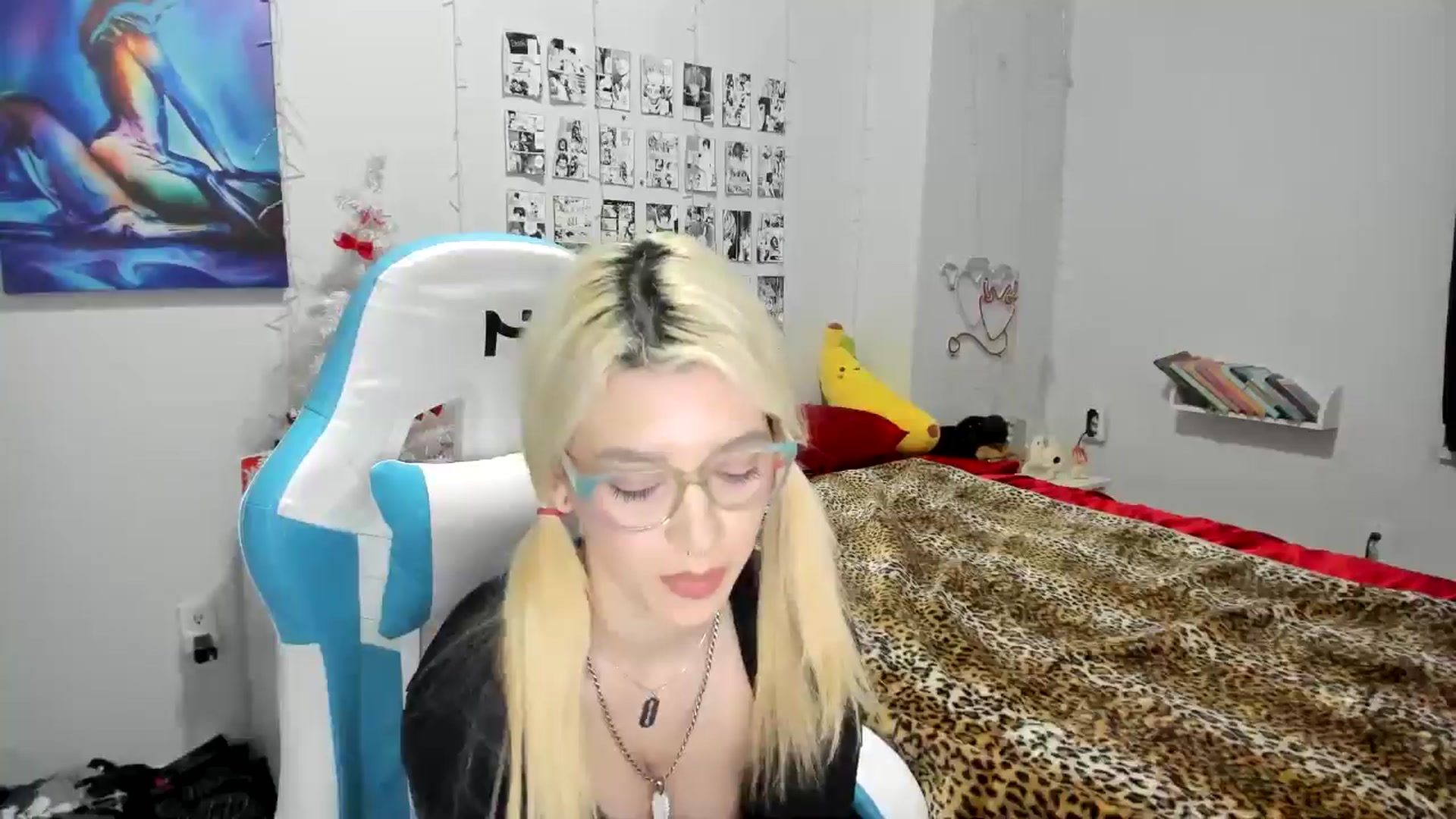 Gallery image thumbnail from AnnaTame's myfreecams stream on, 12/18/2024, 07:09 image 18 of 20