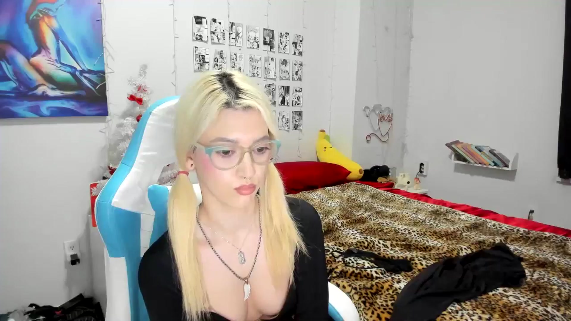 Gallery image thumbnail from AnnaTame's myfreecams stream on, 12/18/2024, 07:30 image 2 of 20