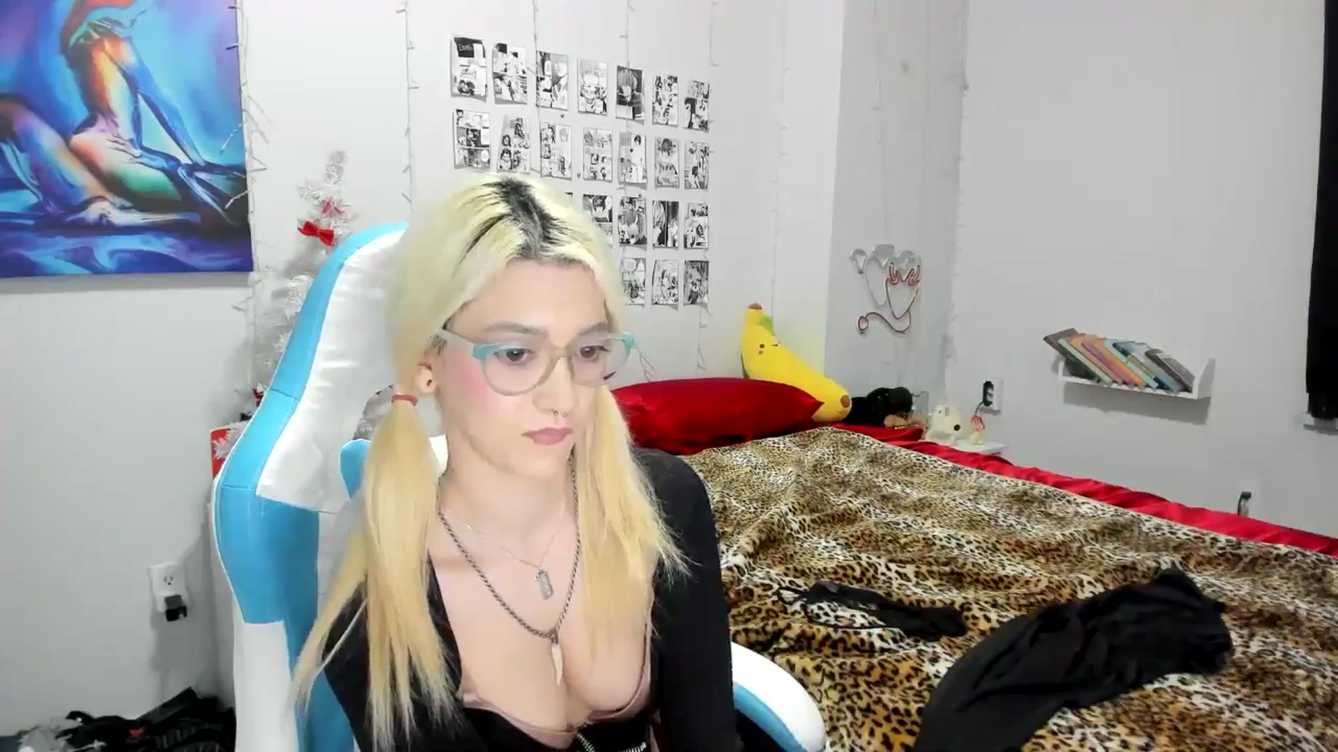 Gallery image thumbnail from AnnaTame's myfreecams stream on, 12/18/2024, 07:30 image 10 of 20