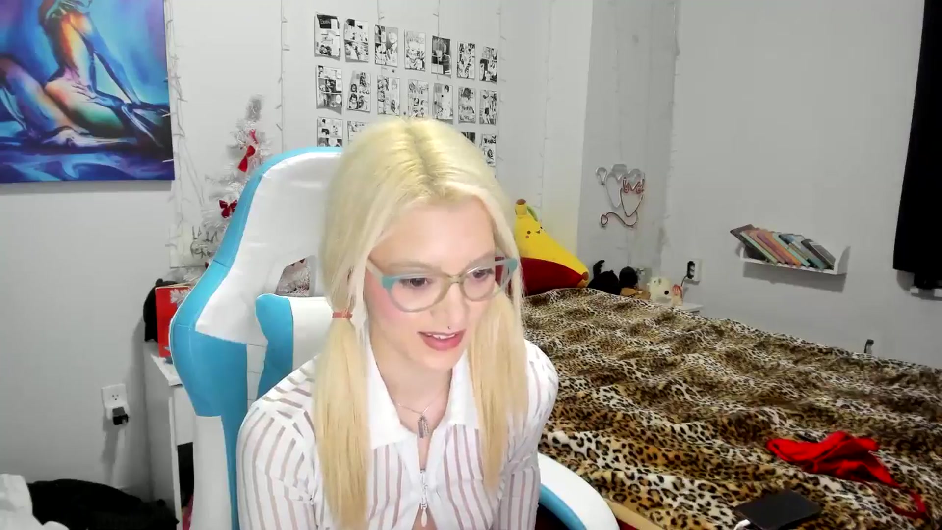 Gallery image thumbnail from AnnaTame's myfreecams stream on, 12/24/2024, 04:41 image 16 of 20