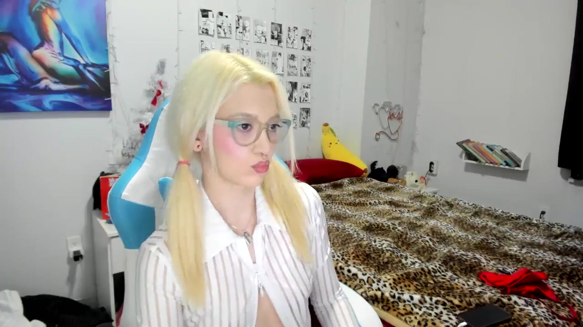 Gallery image thumbnail from AnnaTame's myfreecams stream on, 12/24/2024, 04:41 image 12 of 20