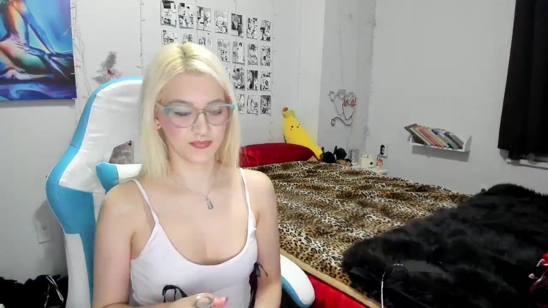 Gallery image thumbnail from AnnaTame's myfreecams stream on, 12/30/2024, 02:44 image 16 of 20