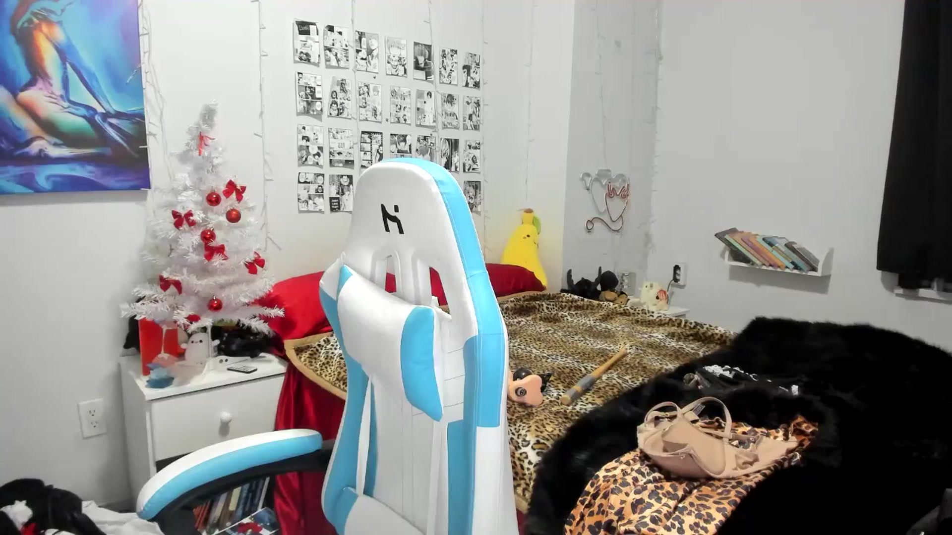 Gallery image thumbnail from AnnaTame's myfreecams stream on, 01/01/2025, 10:12 image 12 of 20