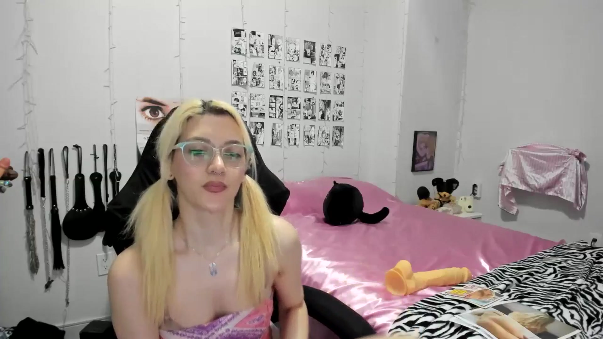 Gallery image thumbnail from AnnaTame's myfreecams stream on, 03/20/2025, 11:44 image 15 of 20