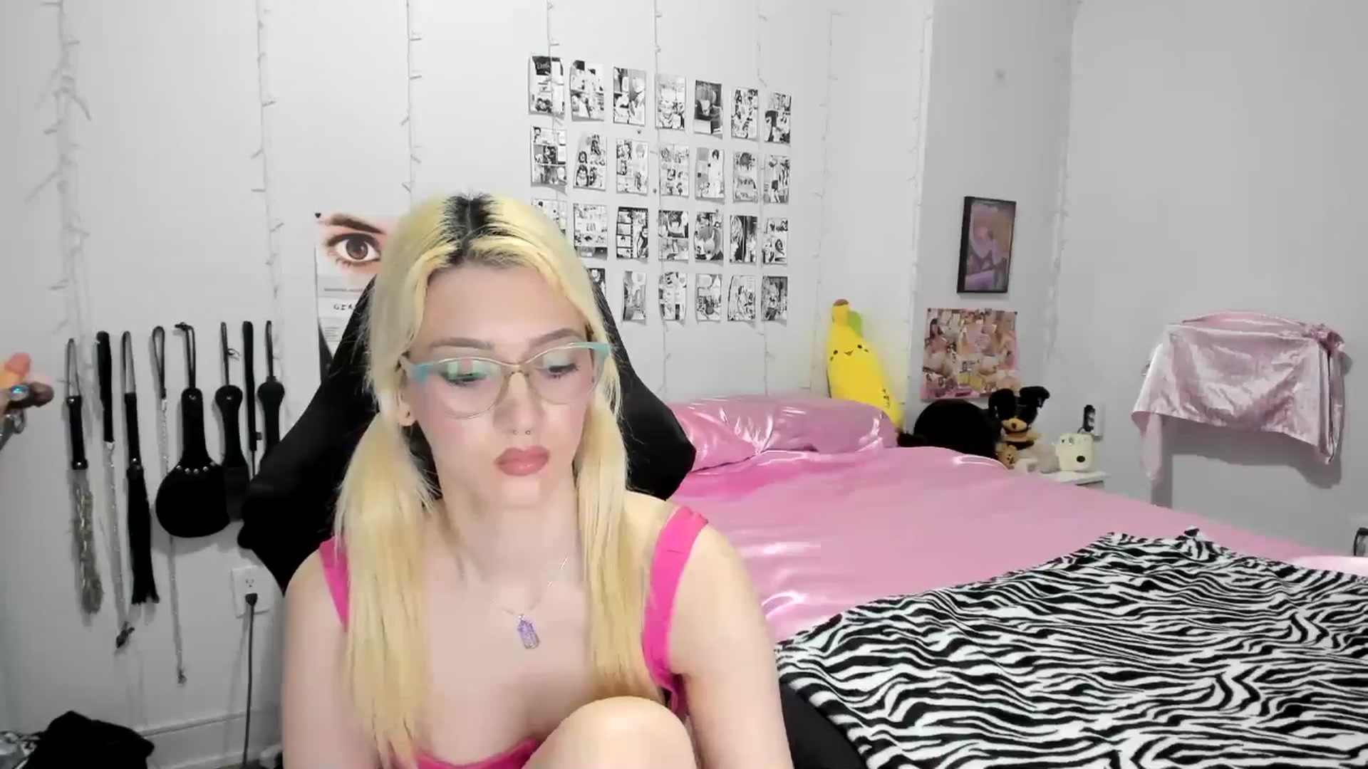 Gallery image thumbnail from AnnaTame's myfreecams stream on, 03/24/2025, 04:53 image 17 of 20