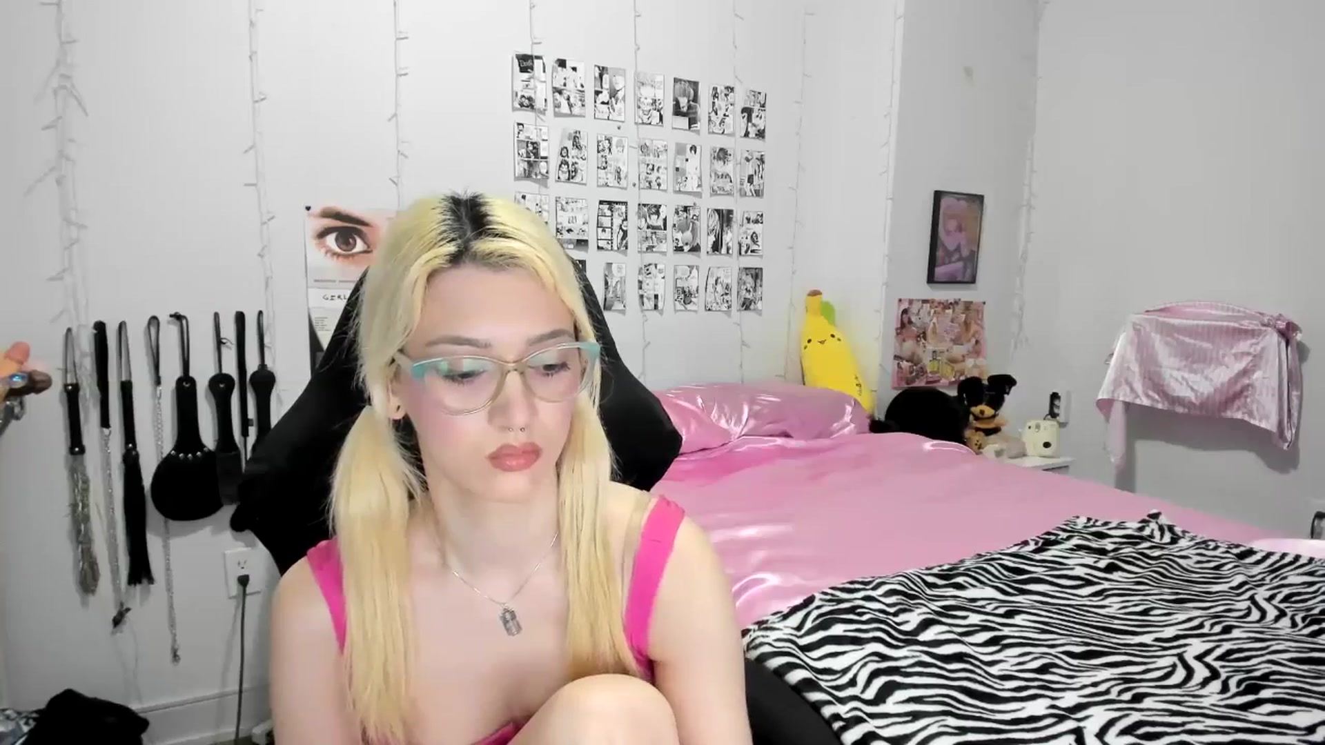 Gallery image thumbnail from AnnaTame's myfreecams stream on, 03/24/2025, 04:53 image 15 of 20