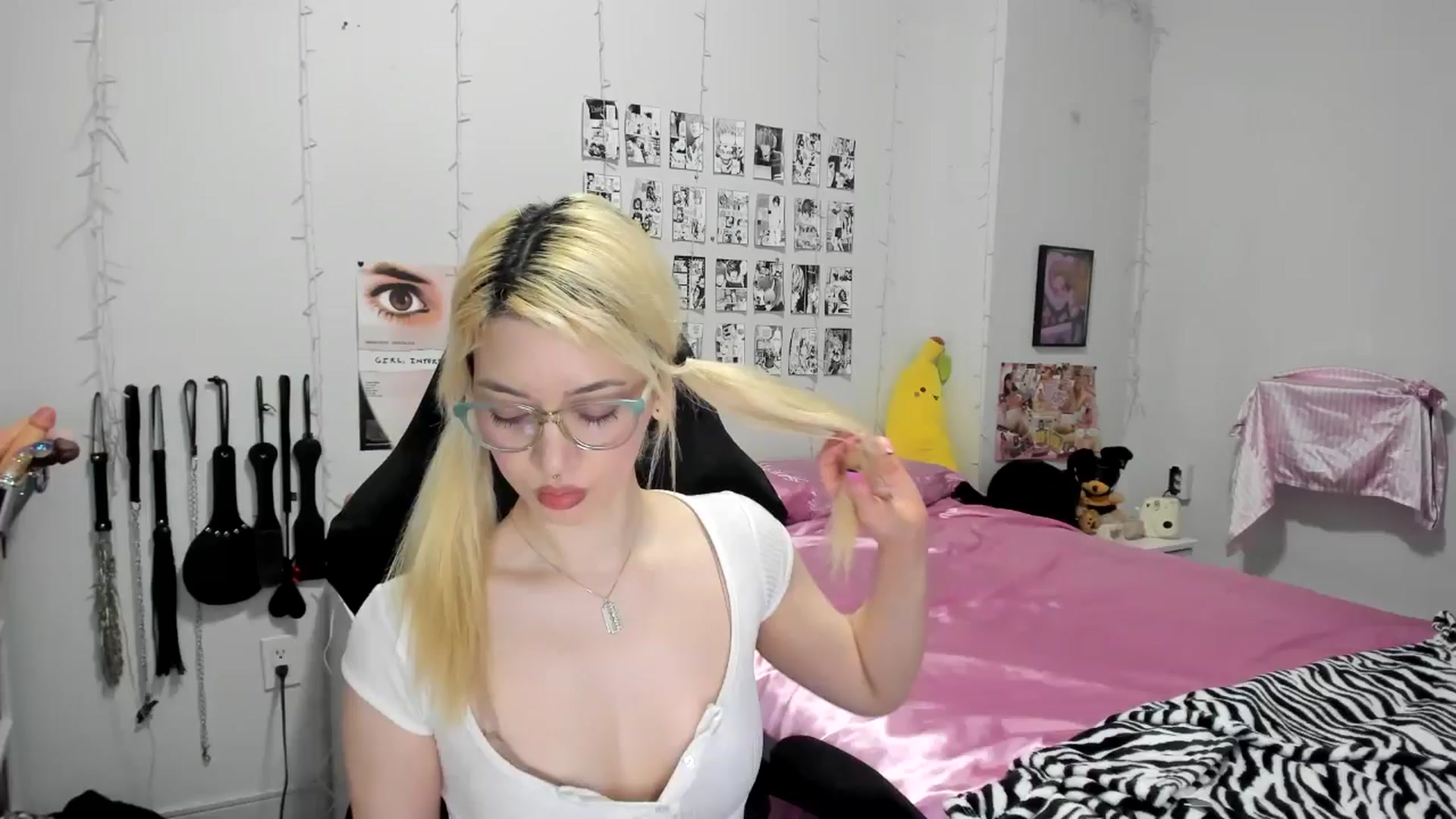 Gallery image thumbnail from AnnaTame's myfreecams stream on, 03/25/2025, 04:32 image 1 of 20