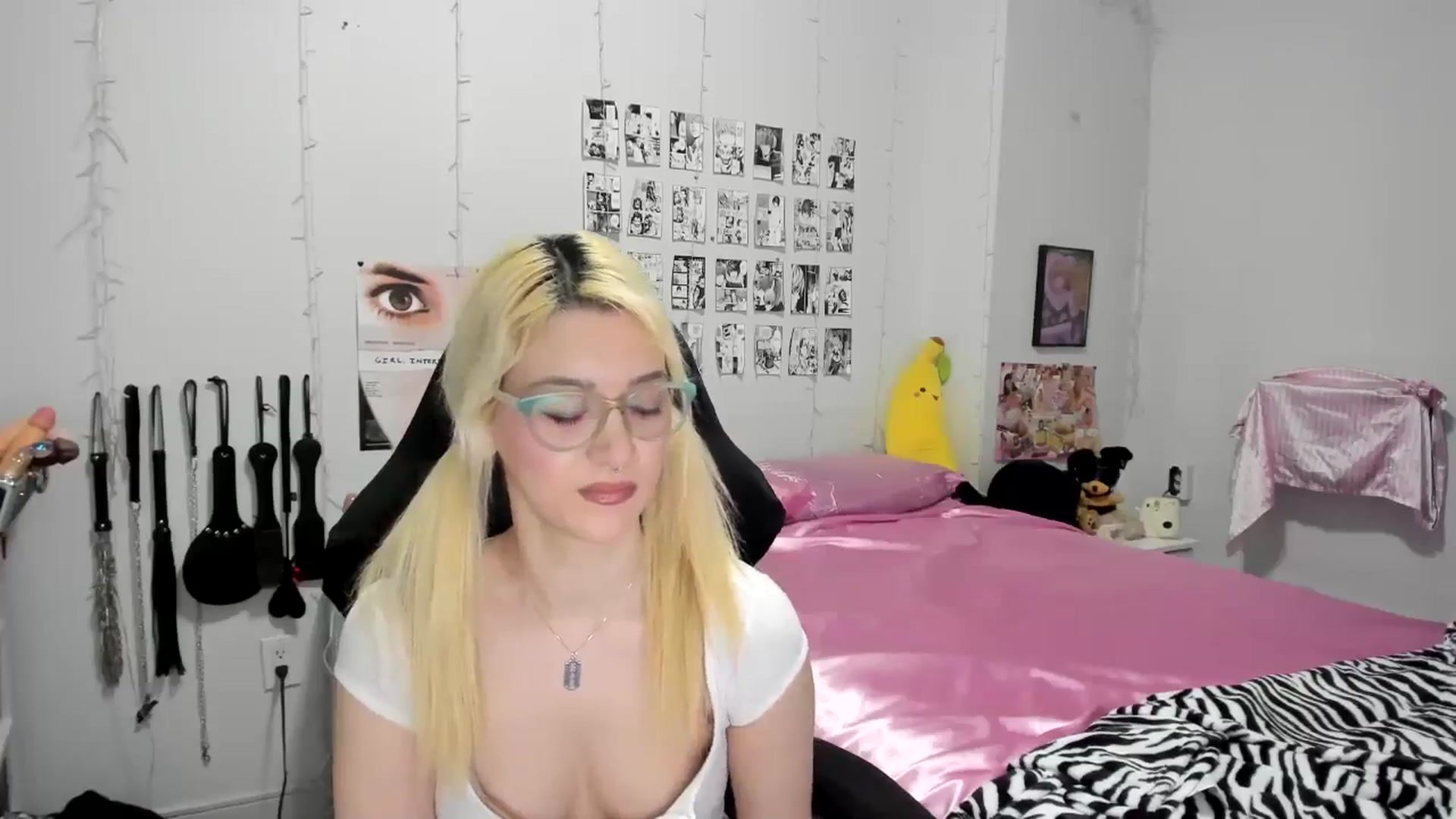 Gallery image thumbnail from AnnaTame's myfreecams stream on, 03/25/2025, 04:32 image 4 of 20