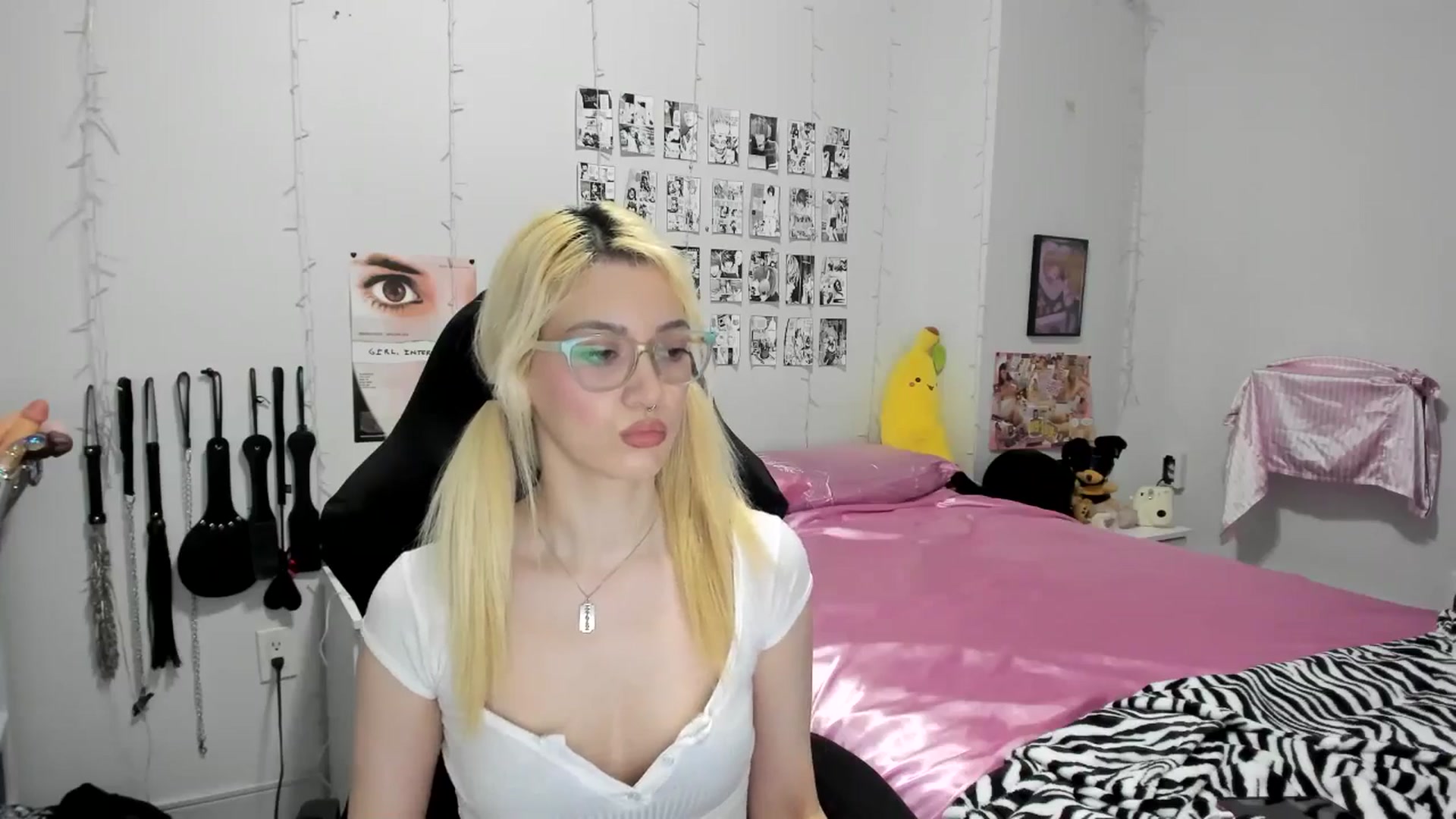 Gallery image thumbnail from AnnaTame's myfreecams stream on, 03/25/2025, 04:32 image 11 of 20