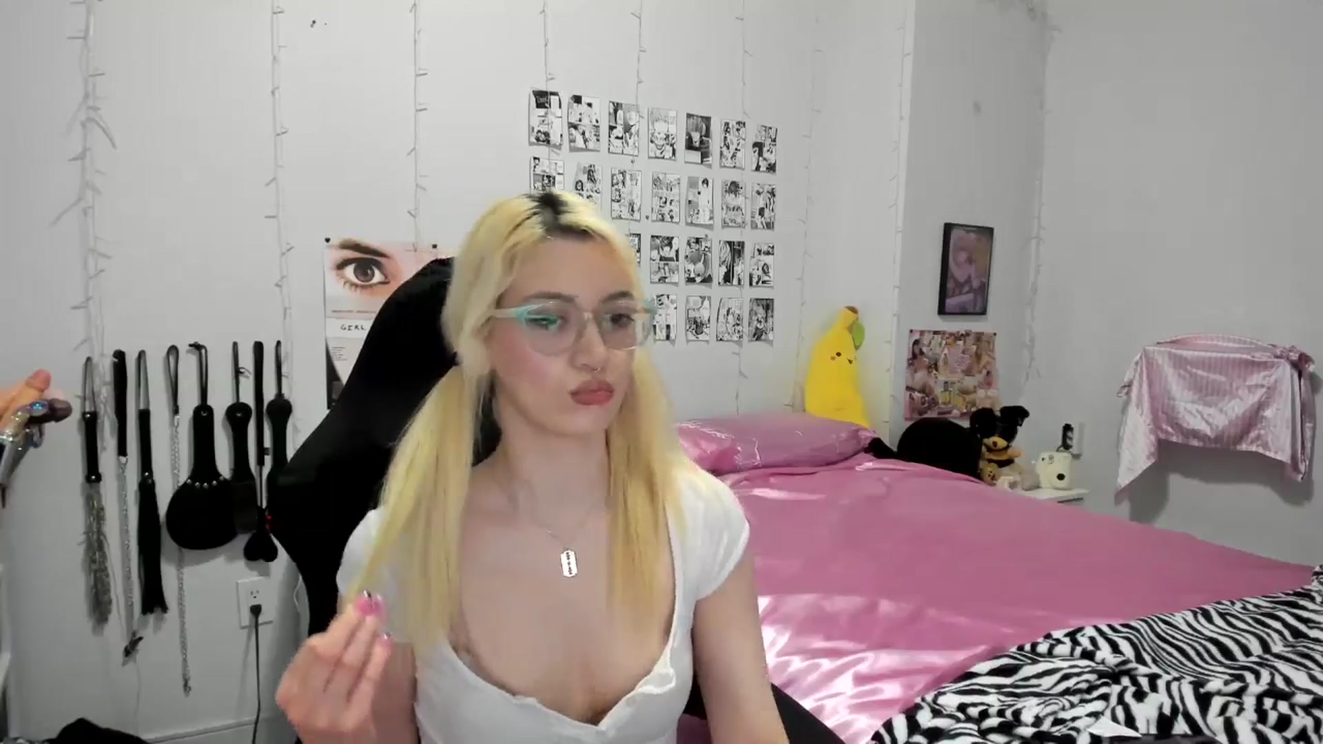 Gallery image thumbnail from AnnaTame's myfreecams stream on, 03/25/2025, 04:32 image 7 of 20