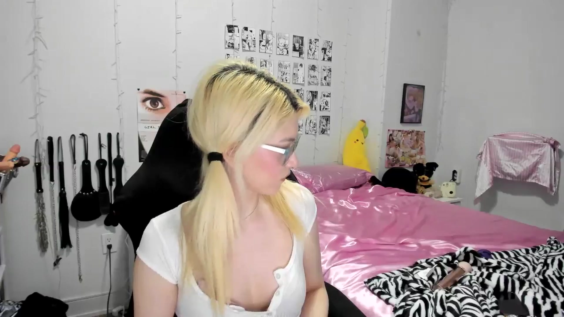 Gallery image thumbnail from AnnaTame's myfreecams stream on, 03/25/2025, 06:08 image 15 of 20