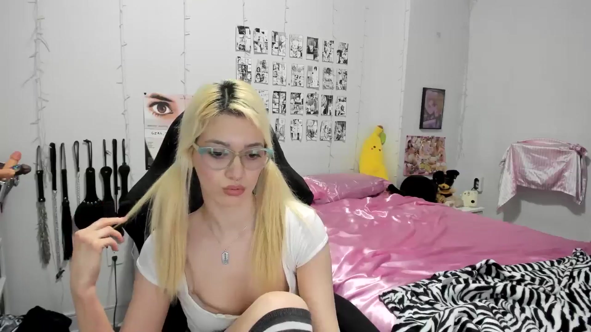 Gallery image thumbnail from AnnaTame's myfreecams stream on, 03/25/2025, 06:26 image 15 of 20