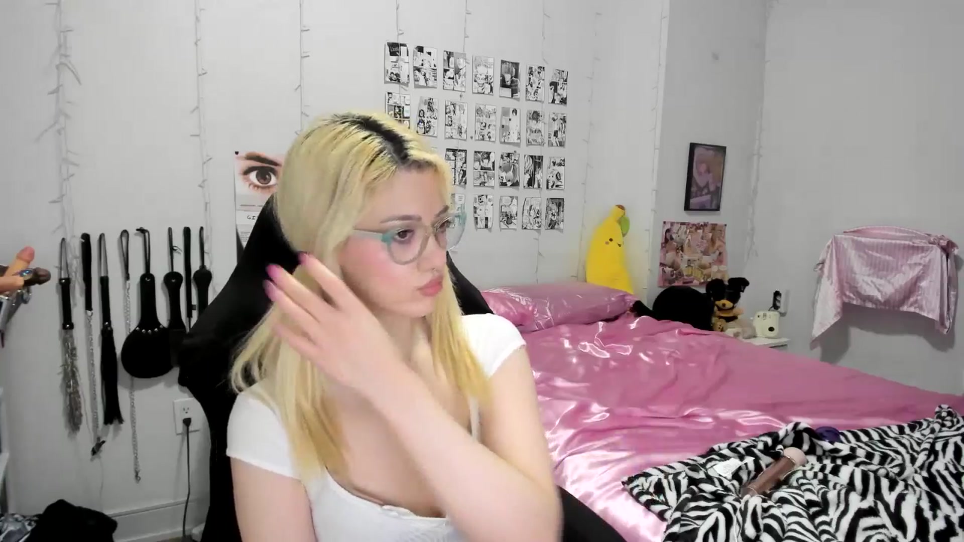 Gallery image thumbnail from AnnaTame's myfreecams stream on, 03/25/2025, 06:26 image 9 of 20