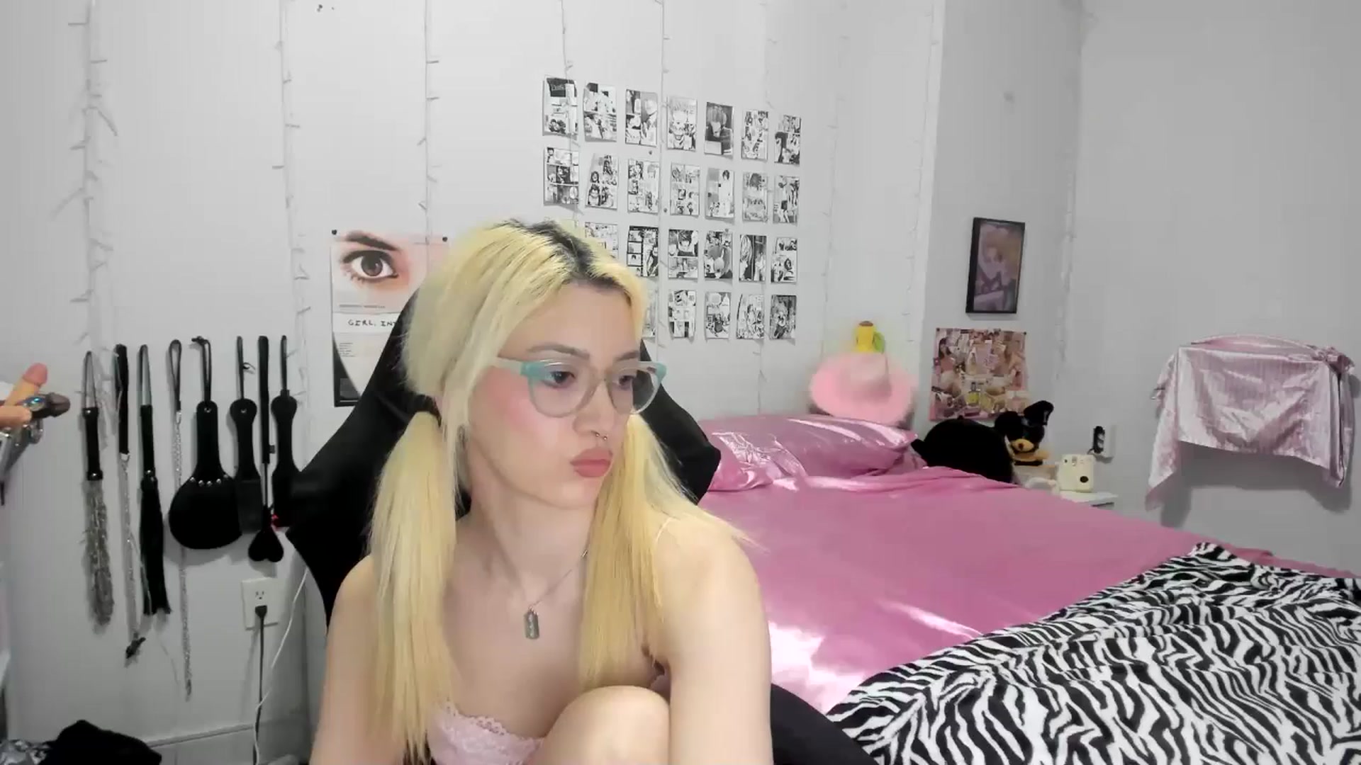Gallery image thumbnail from AnnaTame's myfreecams stream on, 03/26/2025, 05:14 image 20 of 20