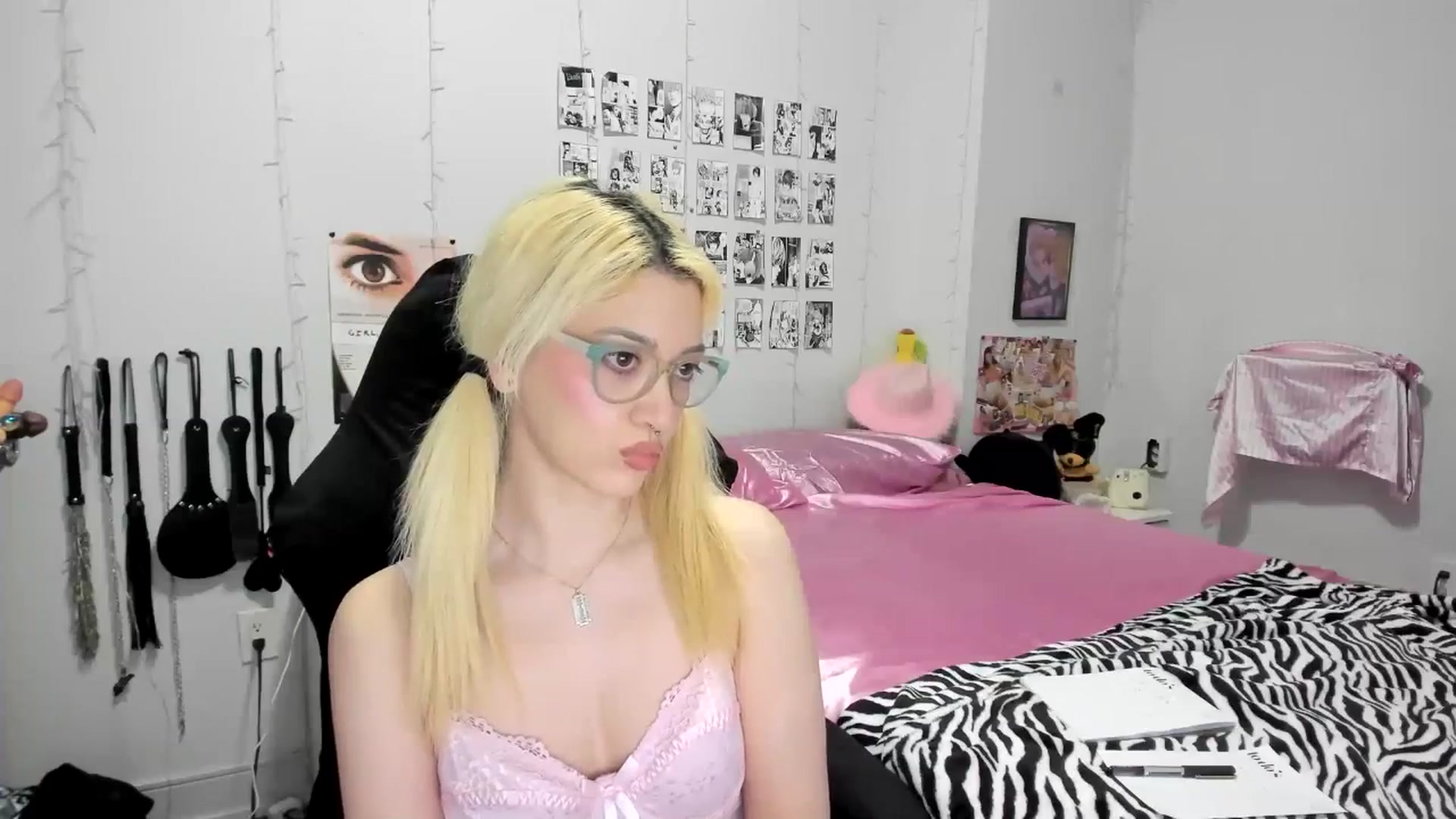 Gallery image thumbnail from AnnaTame's myfreecams stream on, 03/26/2025, 05:14 image 7 of 20