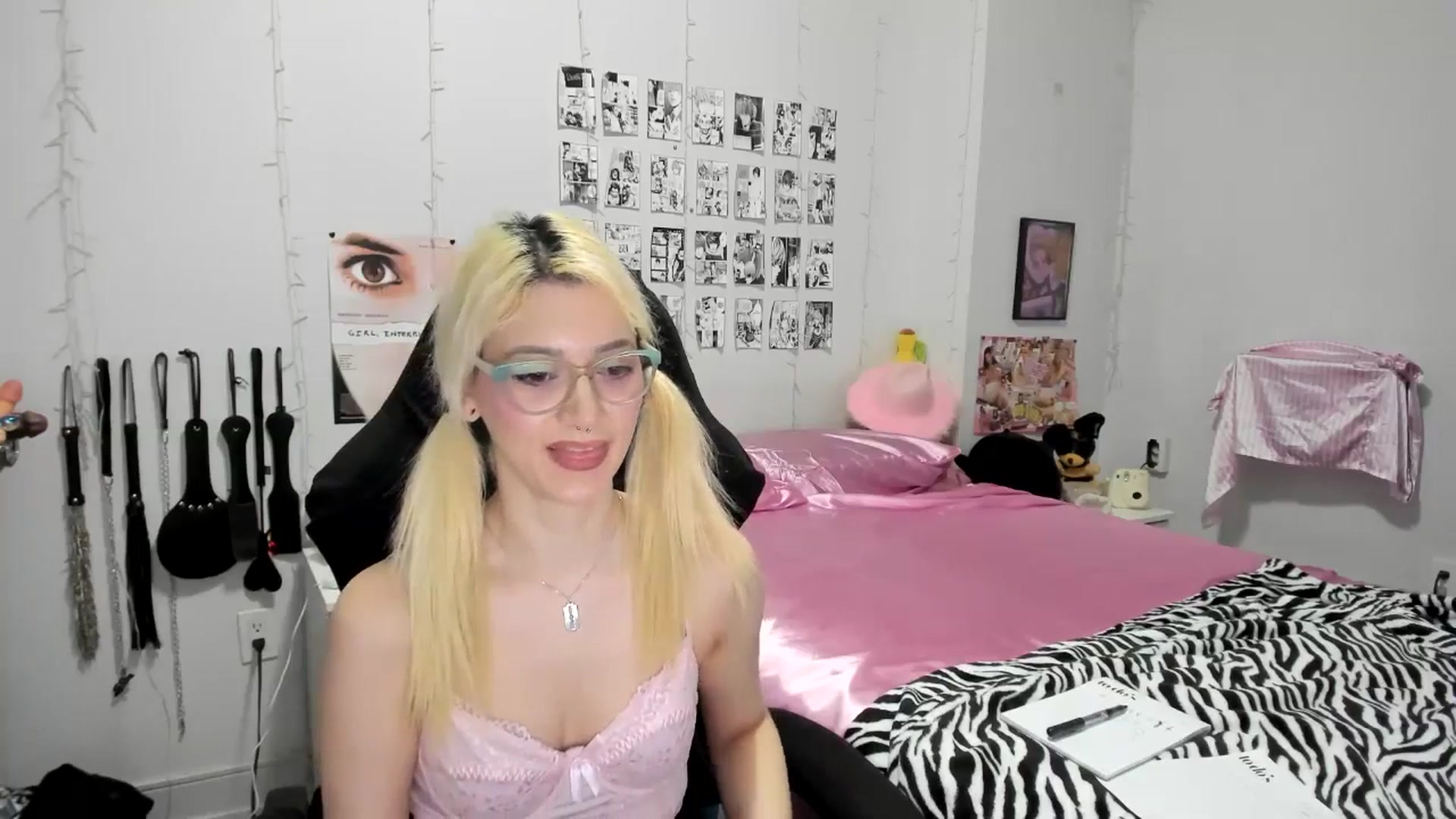 Gallery image thumbnail from AnnaTame's myfreecams stream on, 03/26/2025, 05:14 image 3 of 20