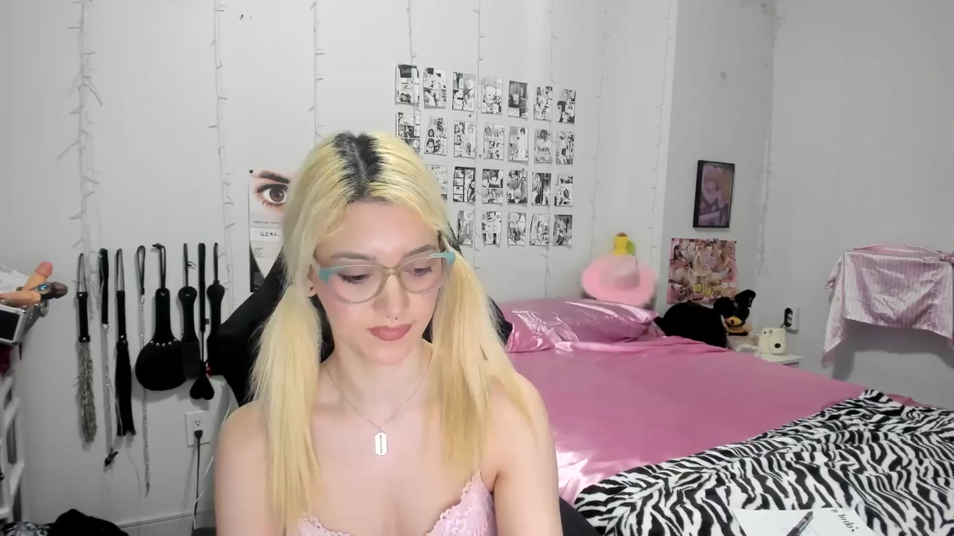 Gallery image thumbnail from AnnaTame's myfreecams stream on, 03/26/2025, 05:14 image 11 of 20