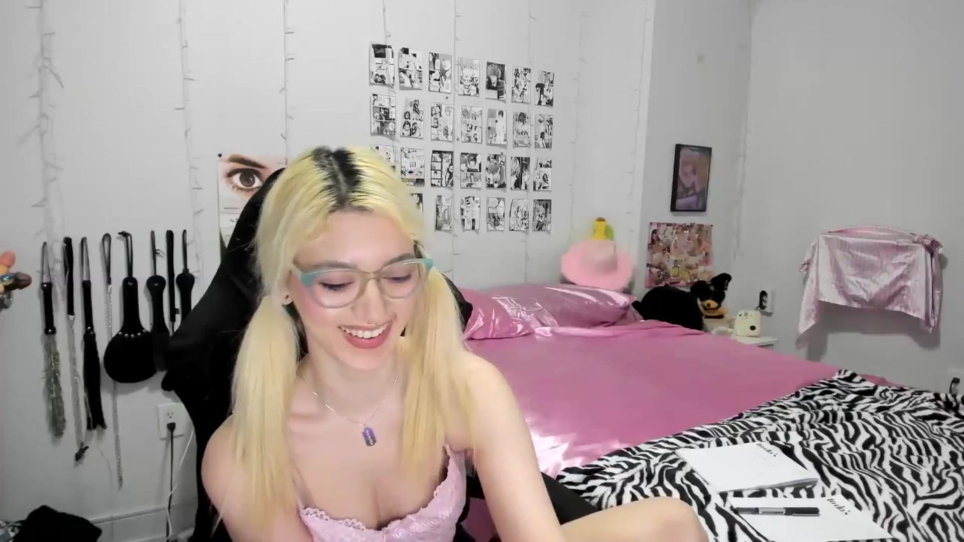 Gallery image thumbnail from AnnaTame's myfreecams stream on, 03/26/2025, 05:14 image 9 of 20