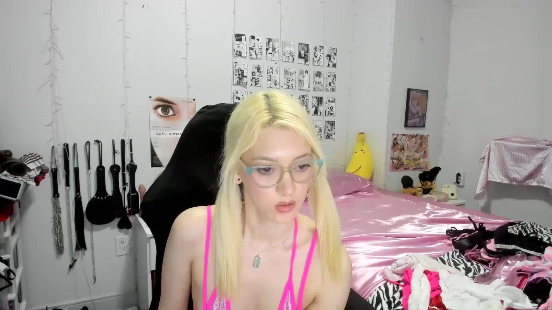 Gallery image thumbnail from AnnaTame's myfreecams stream on, 04/06/2025, 07:54 image 12 of 20
