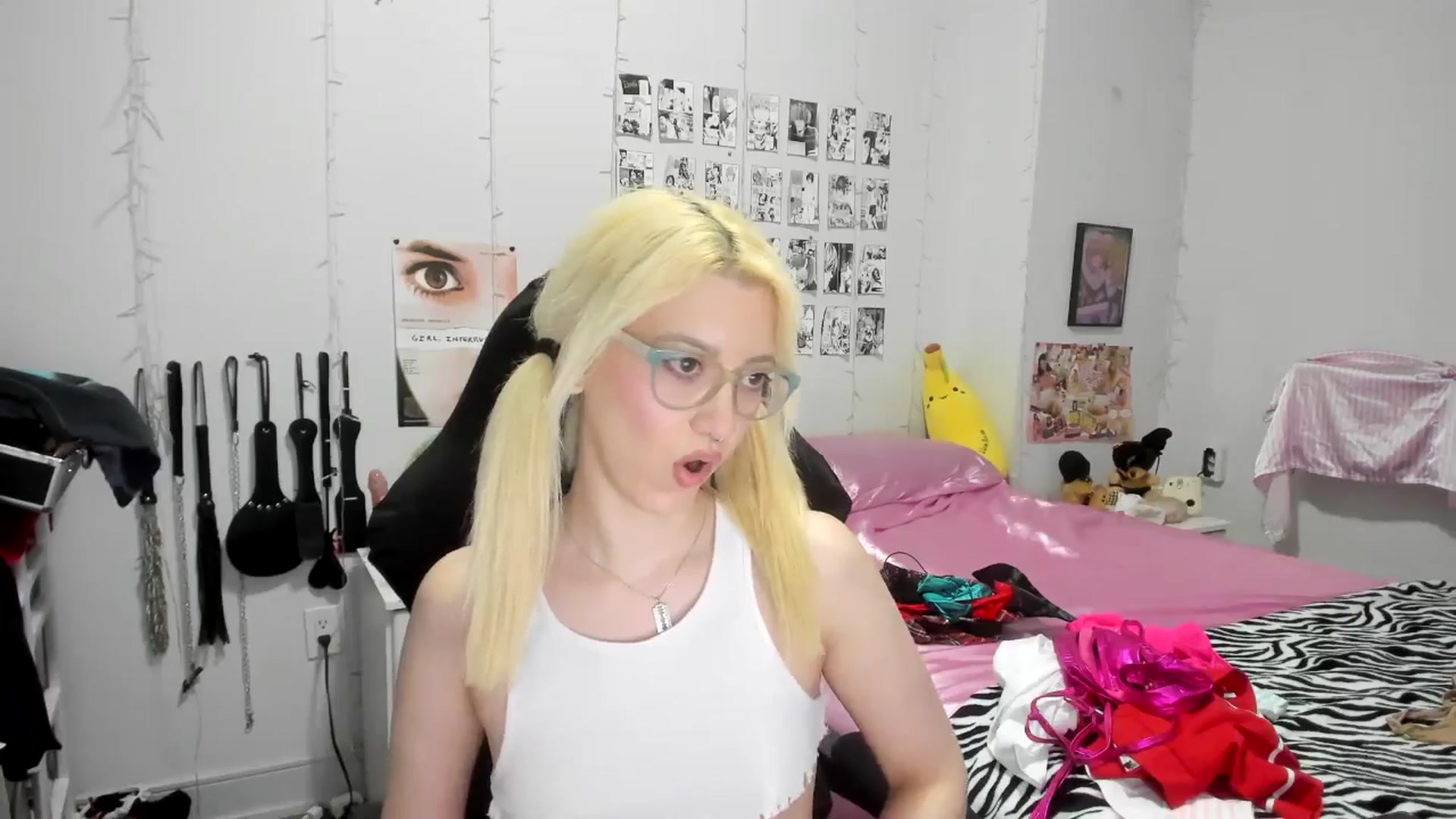 Gallery image thumbnail from AnnaTame's myfreecams stream on, 04/12/2025, 10:43 image 17 of 20