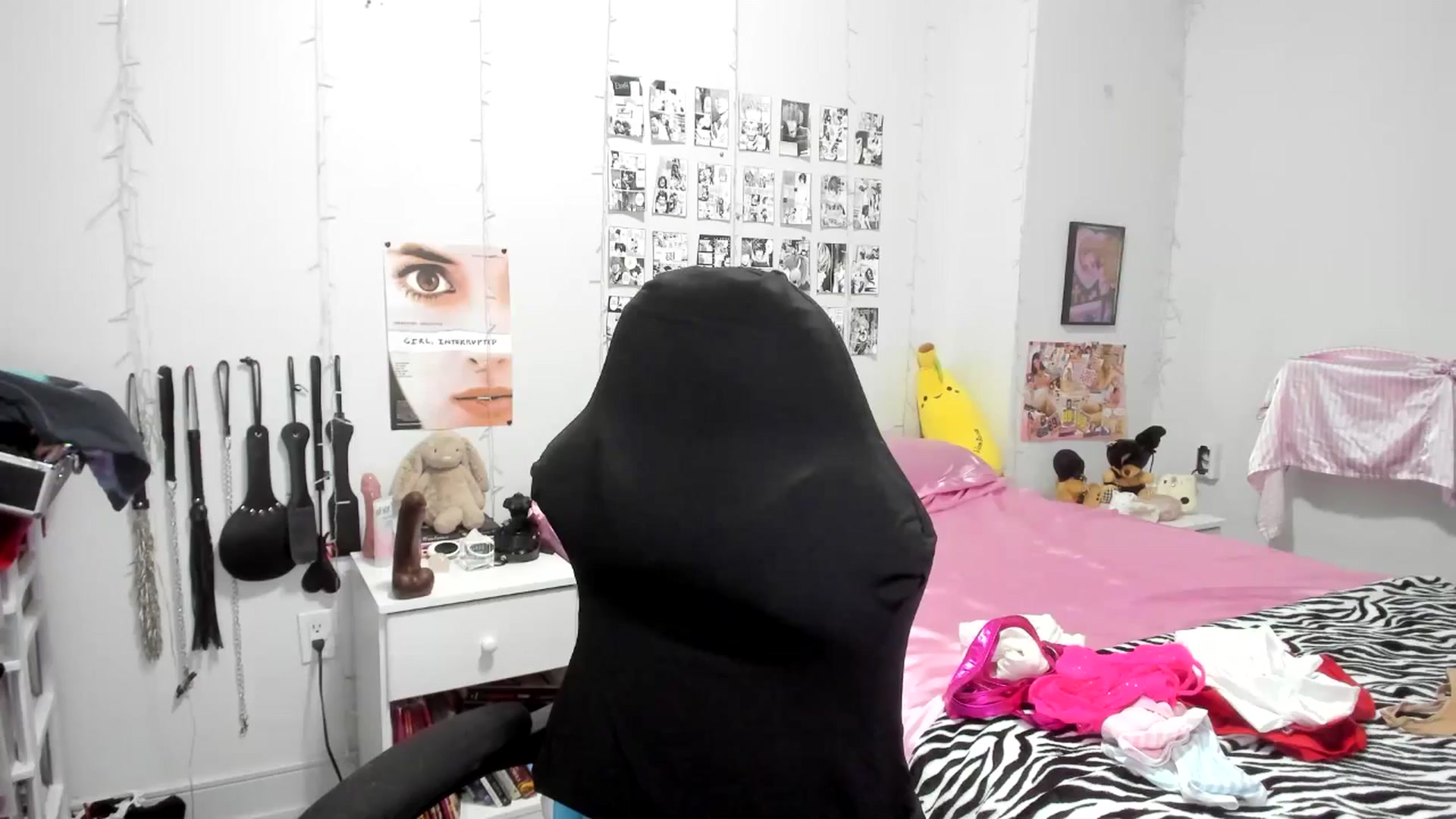 Gallery image thumbnail from AnnaTame's myfreecams stream on, 04/12/2025, 10:43 image 1 of 20