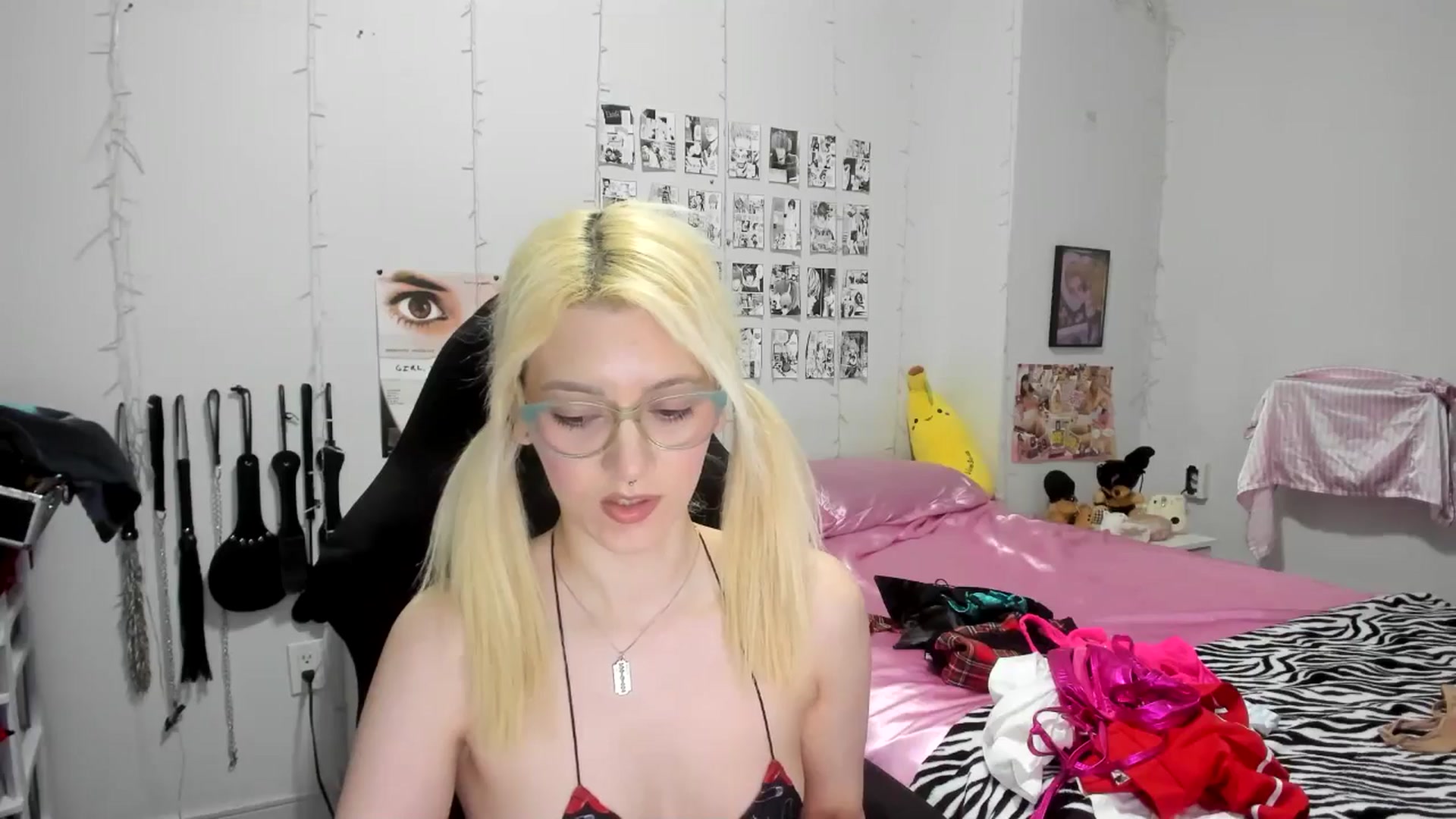 Gallery image thumbnail from AnnaTame's myfreecams stream on, 04/12/2025, 10:43 image 13 of 20