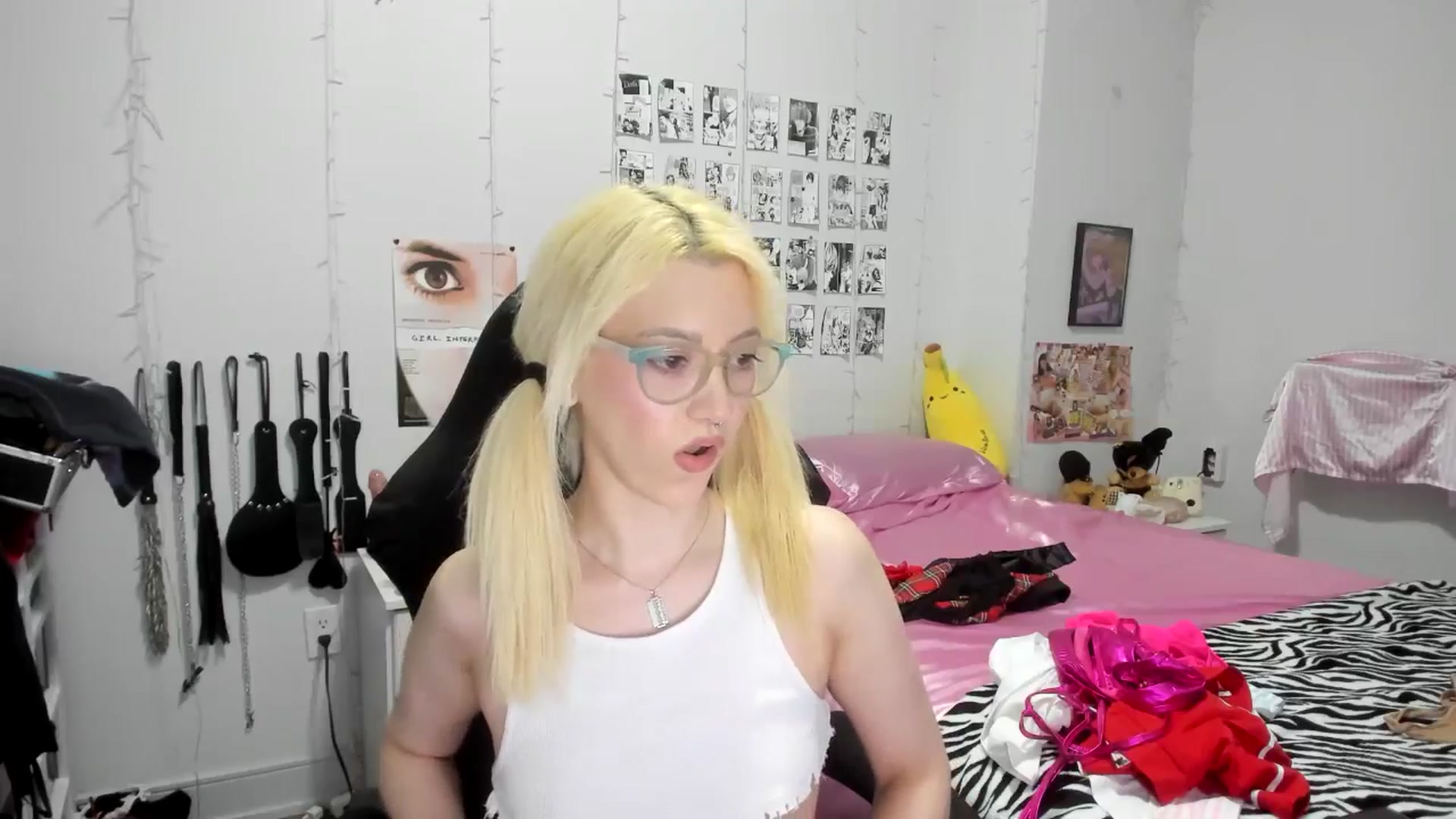 Gallery image thumbnail from AnnaTame's myfreecams stream on, 04/12/2025, 10:43 image 15 of 20