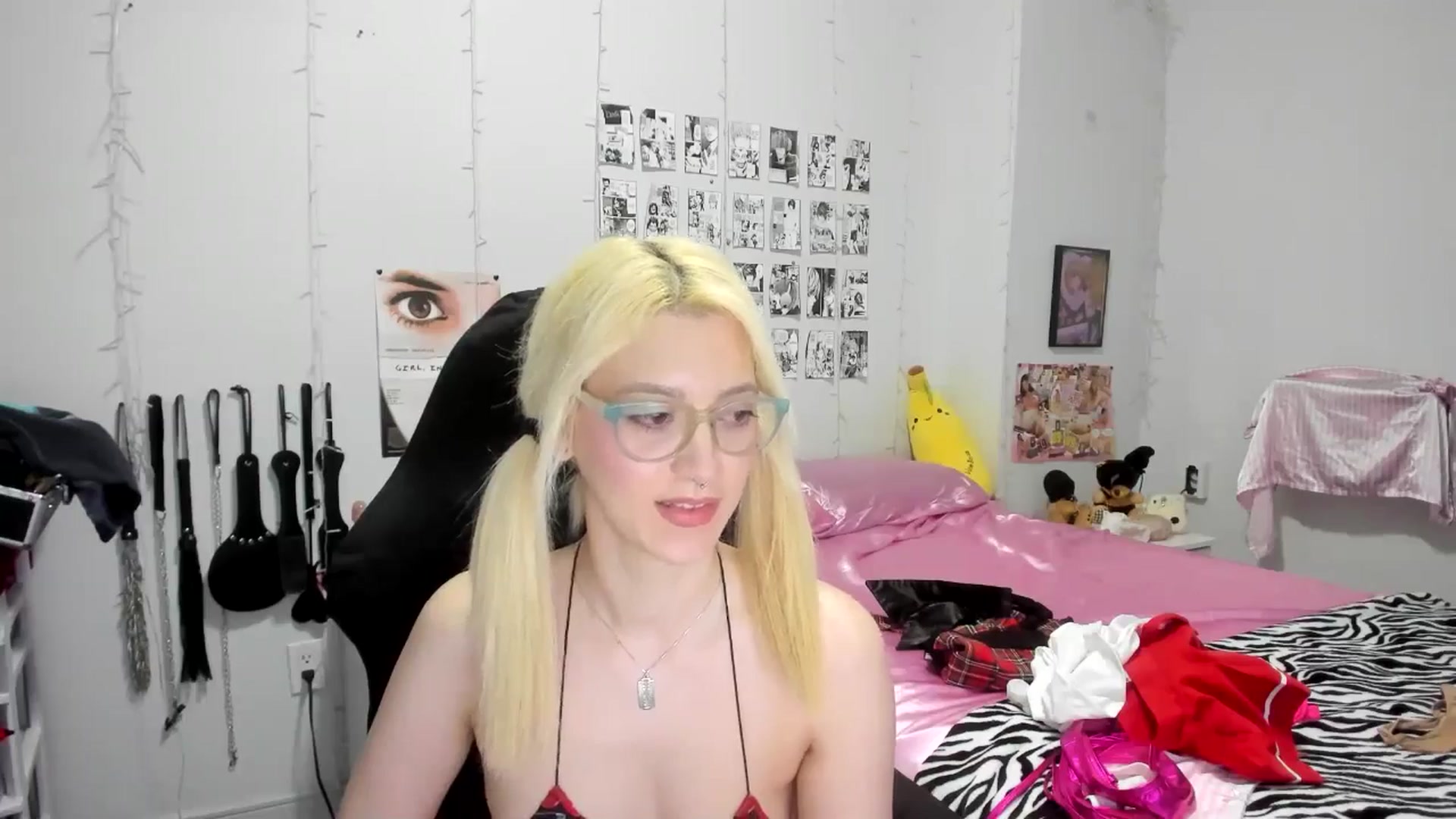Gallery image thumbnail from AnnaTame's myfreecams stream on, 04/12/2025, 10:43 image 12 of 20