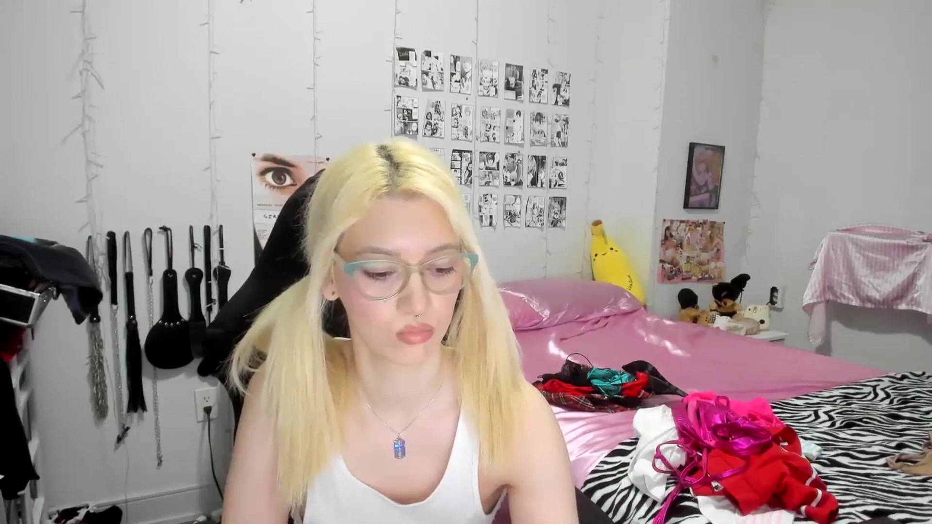 Gallery image thumbnail from AnnaTame's myfreecams stream on, 04/12/2025, 10:43 image 16 of 20