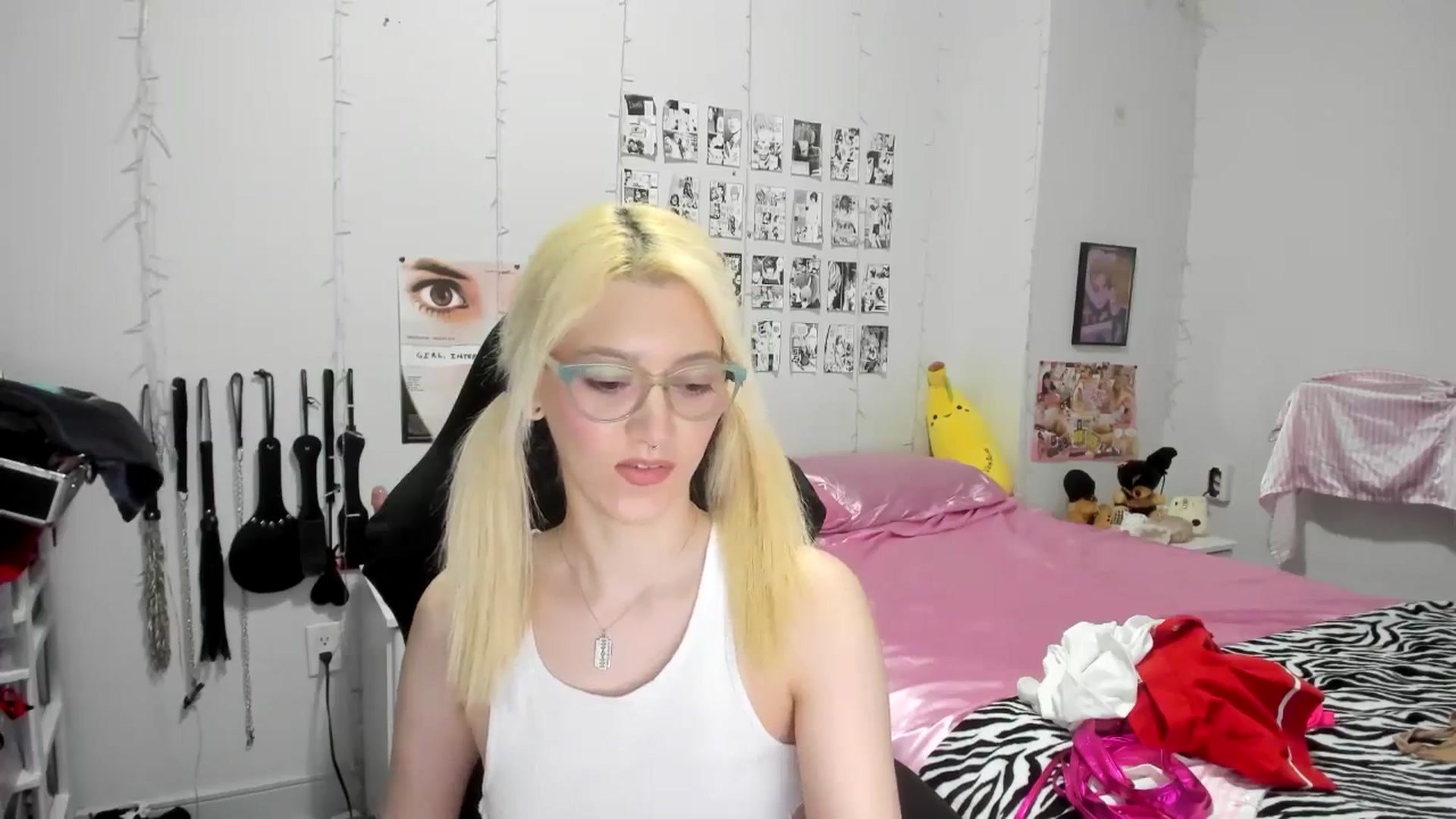 Gallery image thumbnail from AnnaTame's myfreecams stream on, 04/12/2025, 10:43 image 6 of 20