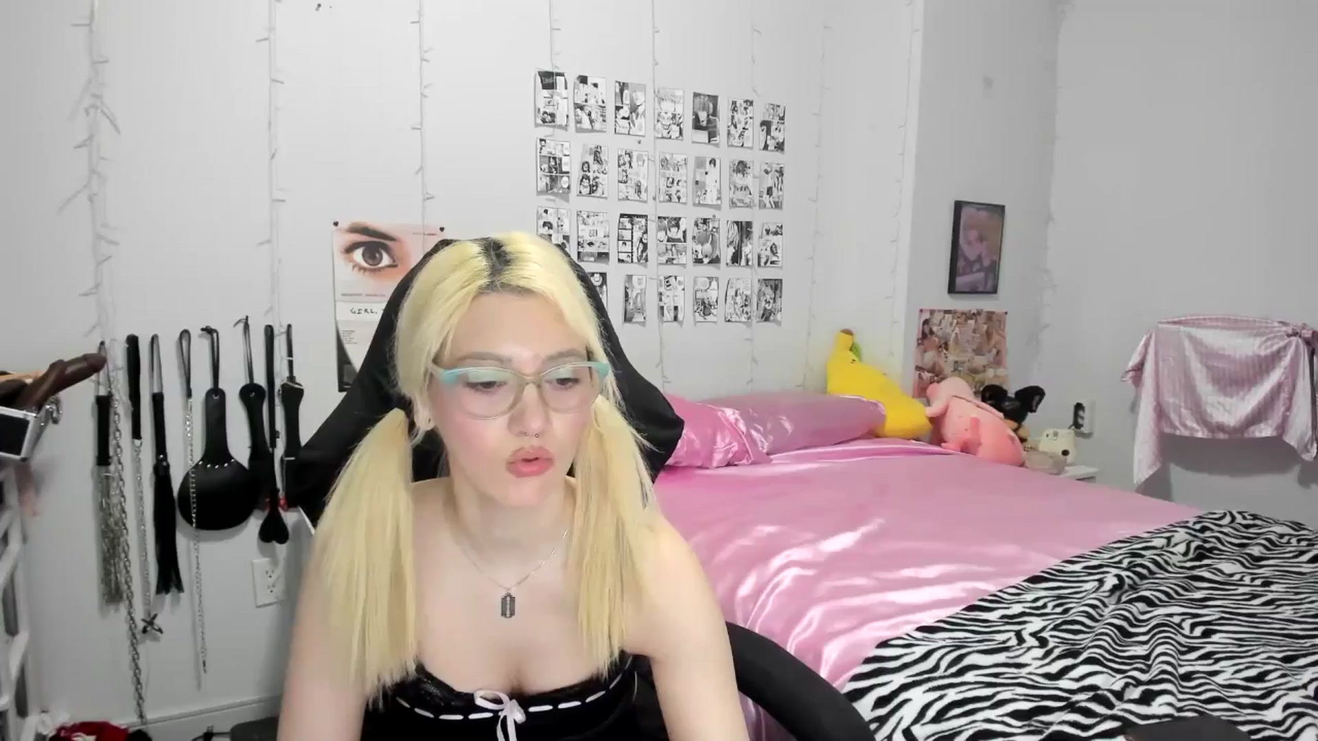 Gallery image thumbnail from AnnaTame's myfreecams stream on, 04/27/2025, 12:10 image 1 of 20