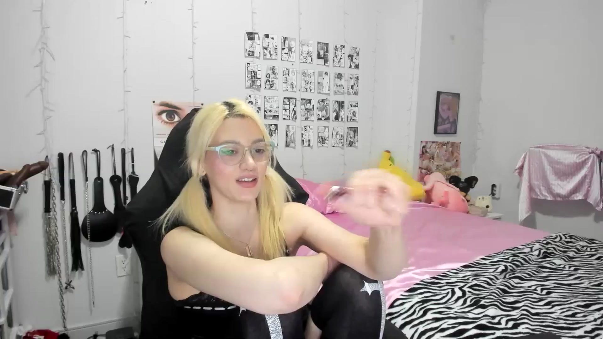 Gallery image thumbnail from AnnaTame's myfreecams stream on, 04/27/2025, 12:10 image 7 of 20