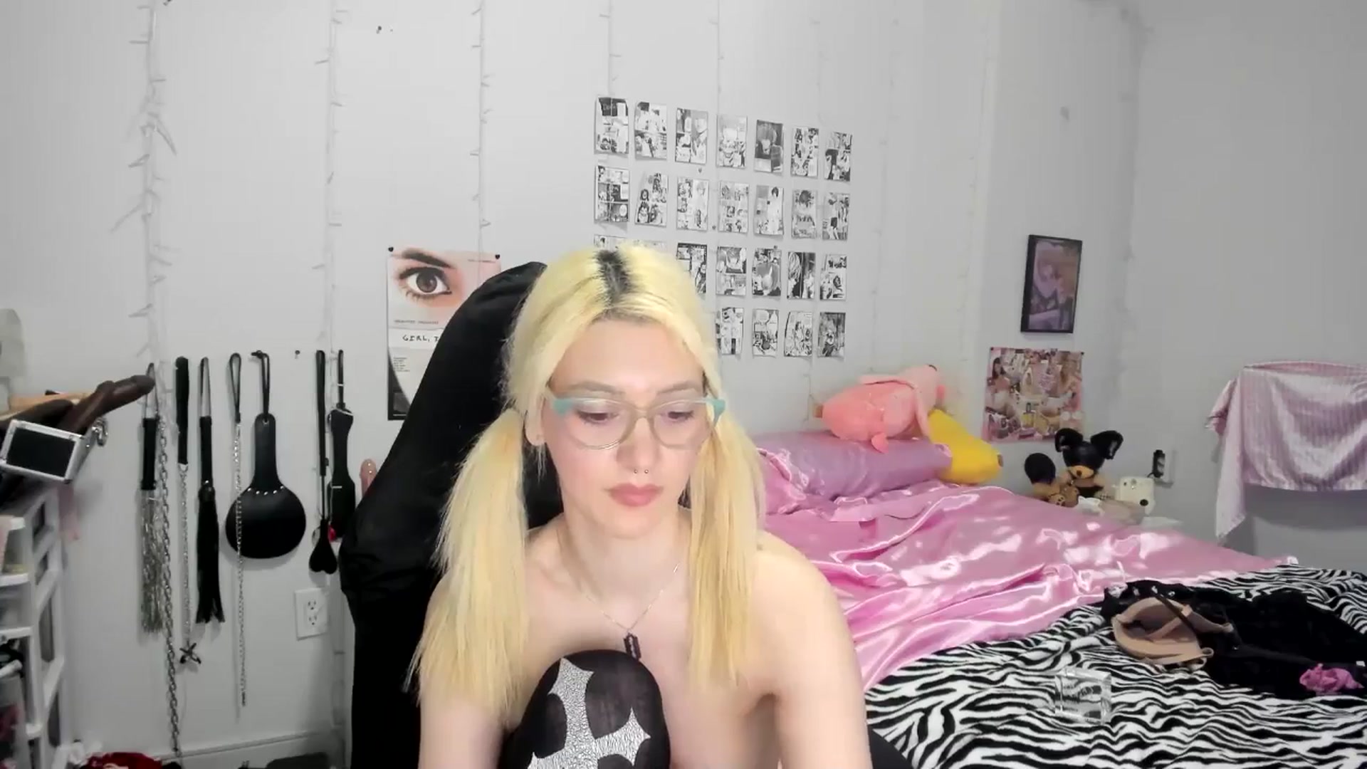 Gallery image thumbnail from AnnaTame's myfreecams stream on, 04/27/2025, 13:31 image 10 of 20