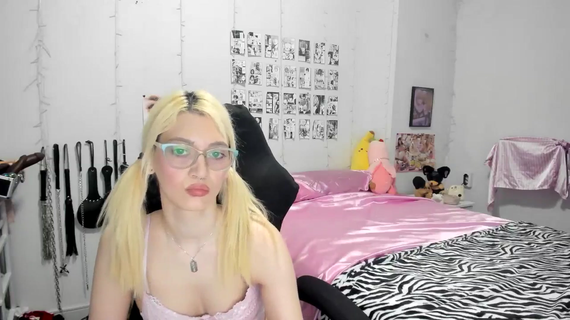 Gallery image thumbnail from AnnaTame's myfreecams stream on, 04/28/2025, 04:53 image 7 of 20
