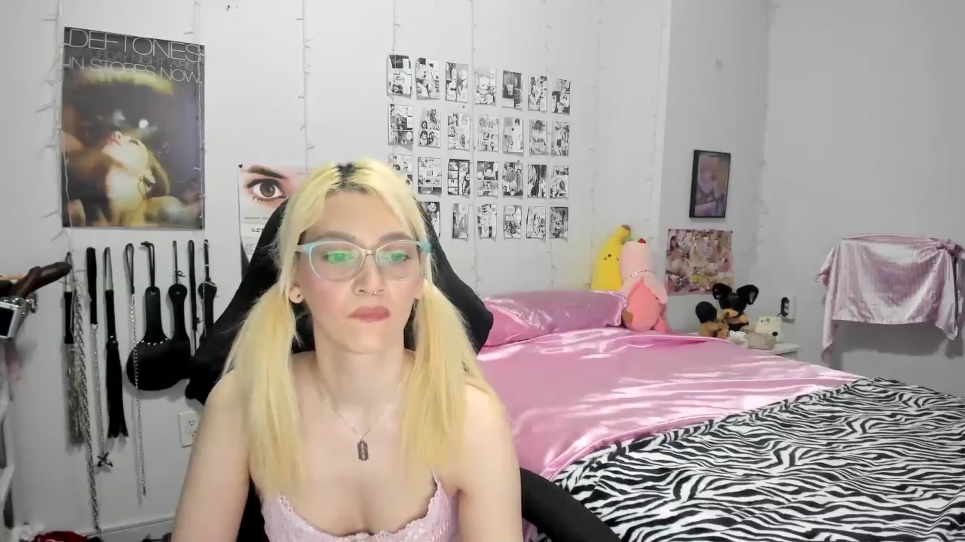 Gallery image thumbnail from AnnaTame's myfreecams stream on, 04/28/2025, 04:53 image 11 of 20