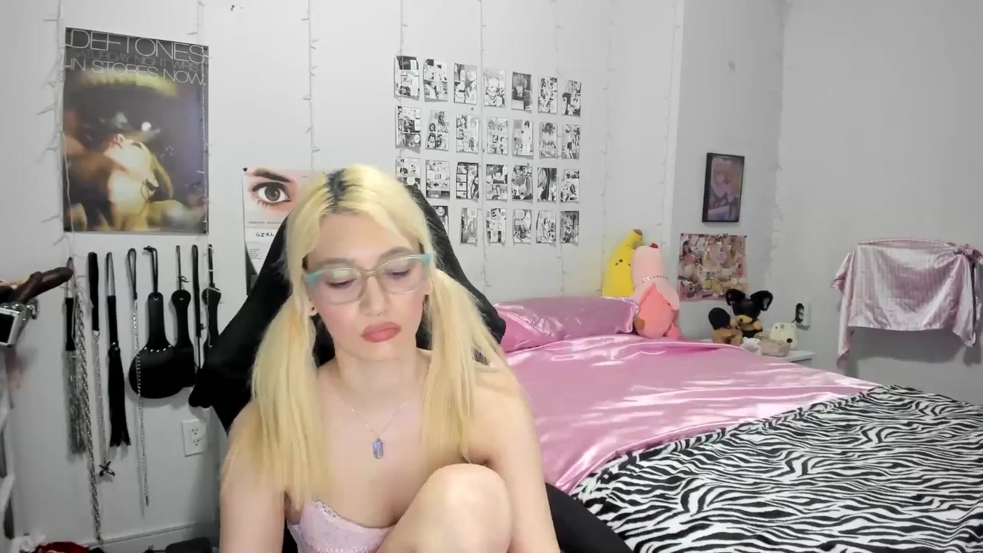 Gallery image thumbnail from AnnaTame's myfreecams stream on, 04/28/2025, 04:53 image 18 of 20